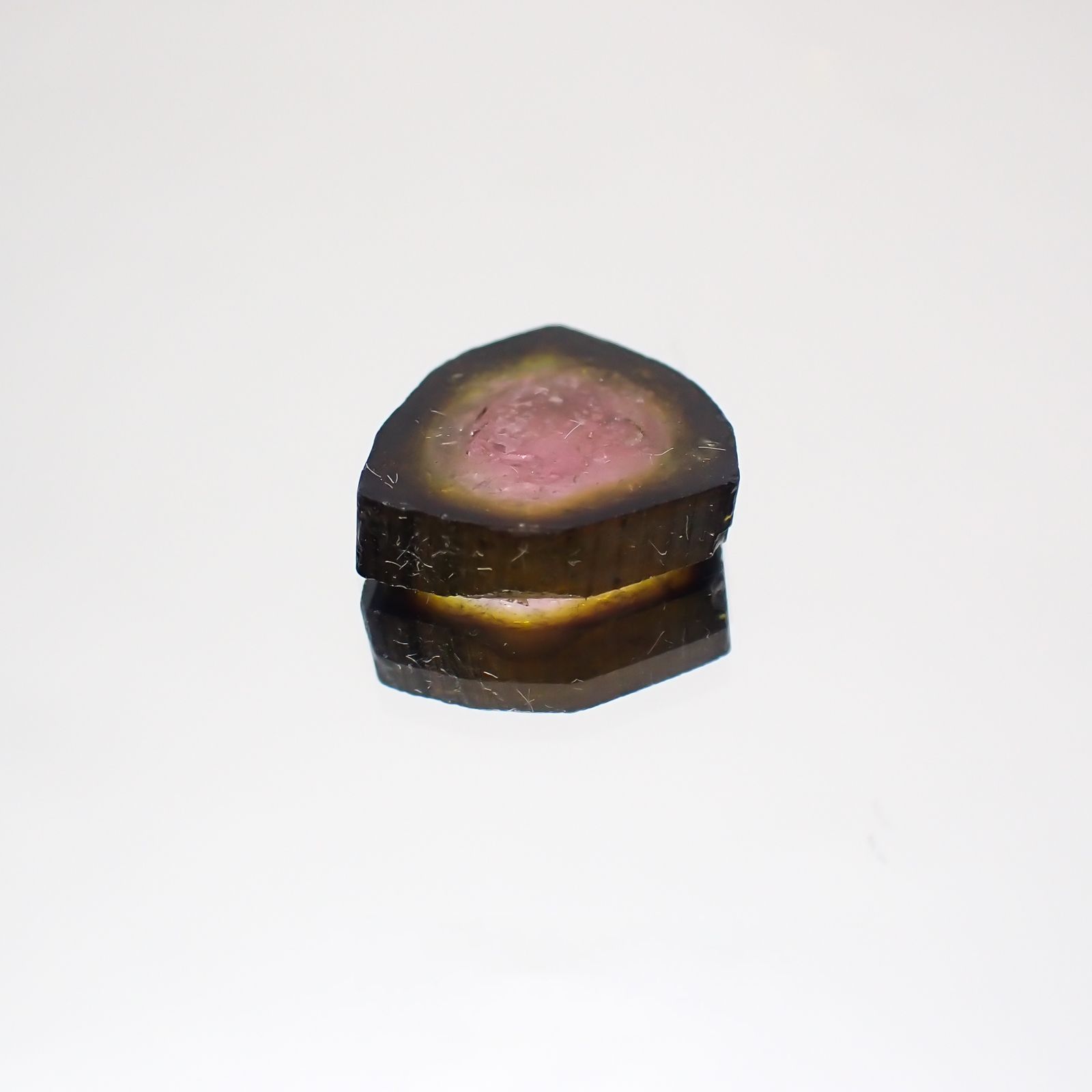 ウォーターメロントルマリン(宝石名トルマリン) ブラジル産 原石・結晶 3.48ct 識別済[21019629]11.1×10.9mm前後