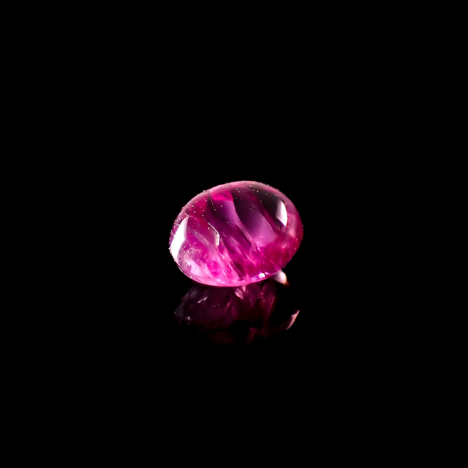ルビー 非加熱(宝石名ルビー)ビルマ産 0.61ct 識別済[240628065]4.7x4.4mm前後