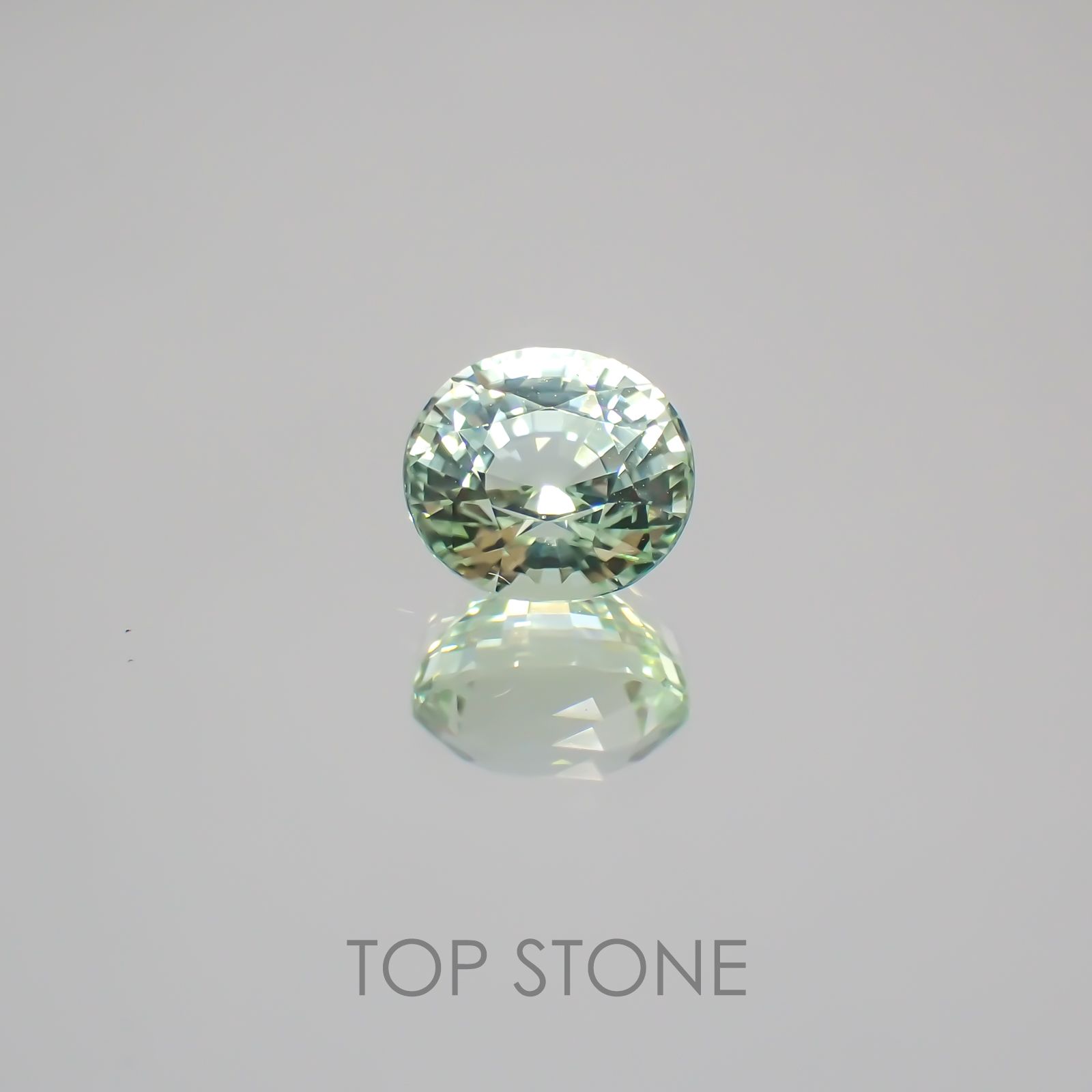 ミントトルマリン(宝石名ライトグリーン・トルマリン) ルワンダ産 1.904ct ソ付(彩珠)[21059998]7.5×6.6mm前後