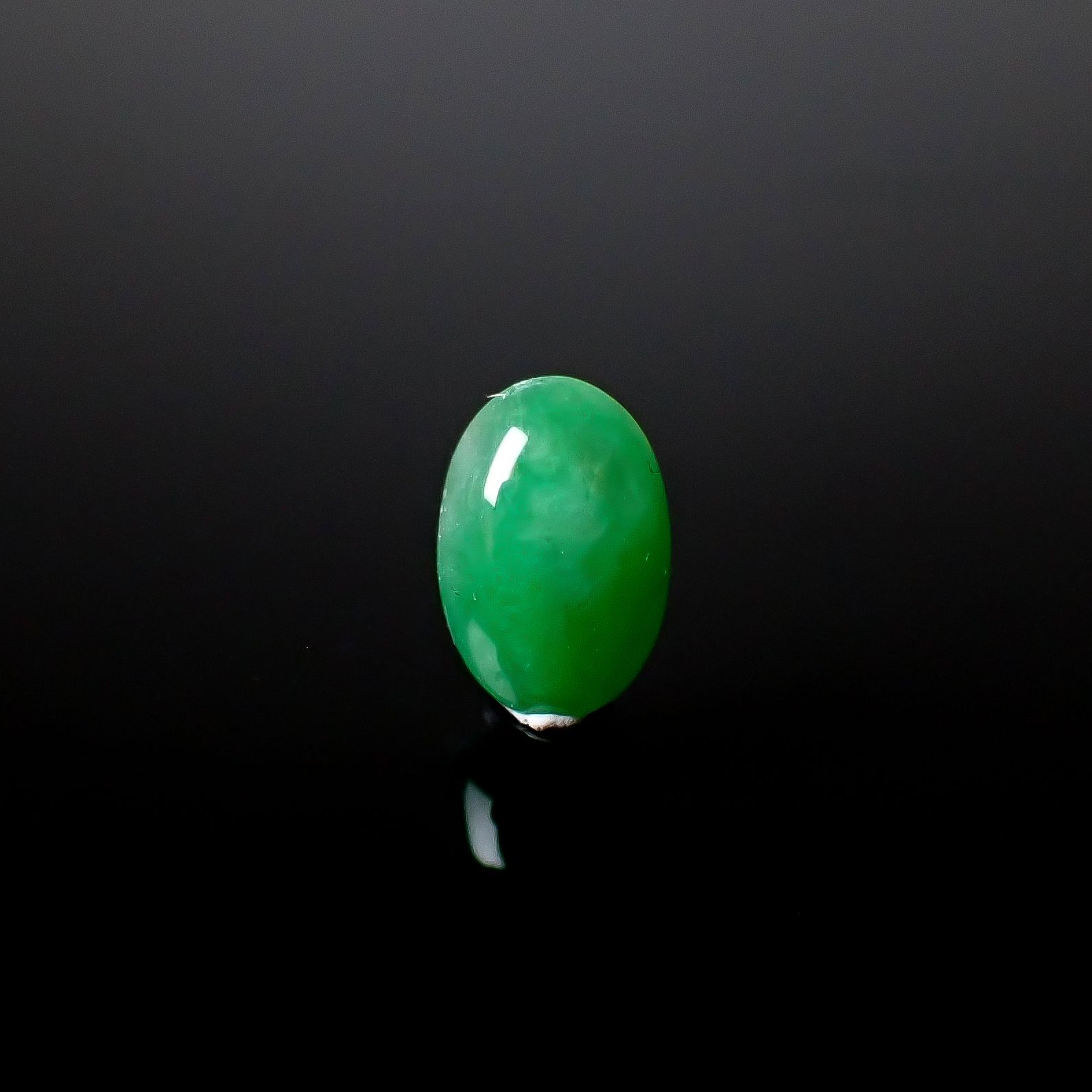 翡翠 ビルマ産 0.82ct [250430301]7.6x5.2mm前後