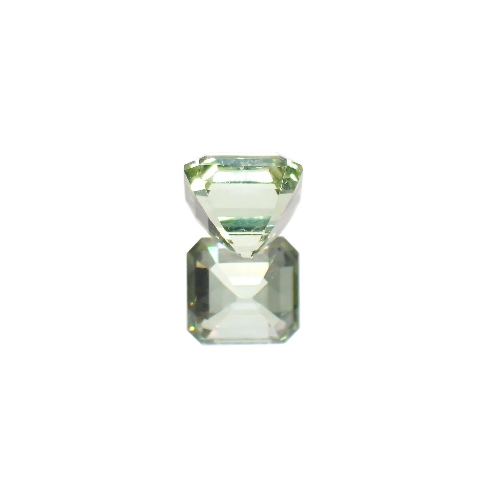 ミントトルマリン(宝石名グリーン・トルマリン) ルワンダ産 1.379ct ソ付(彩珠)[211013635]6.2×5.8mm前後