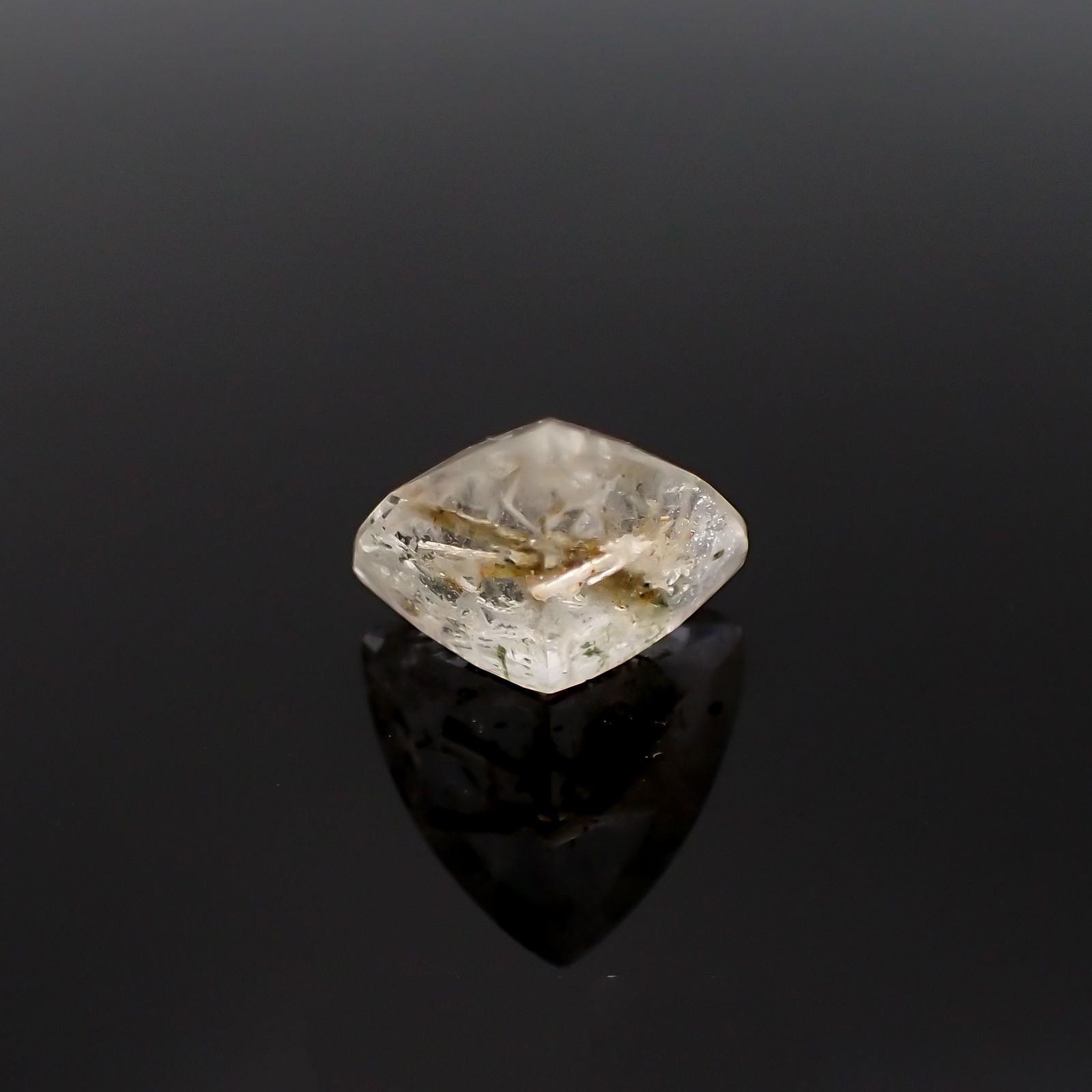 ヘデンベルジャイトインクォーツ インドネシア産 5.50ct [220917825]13x13mm前後