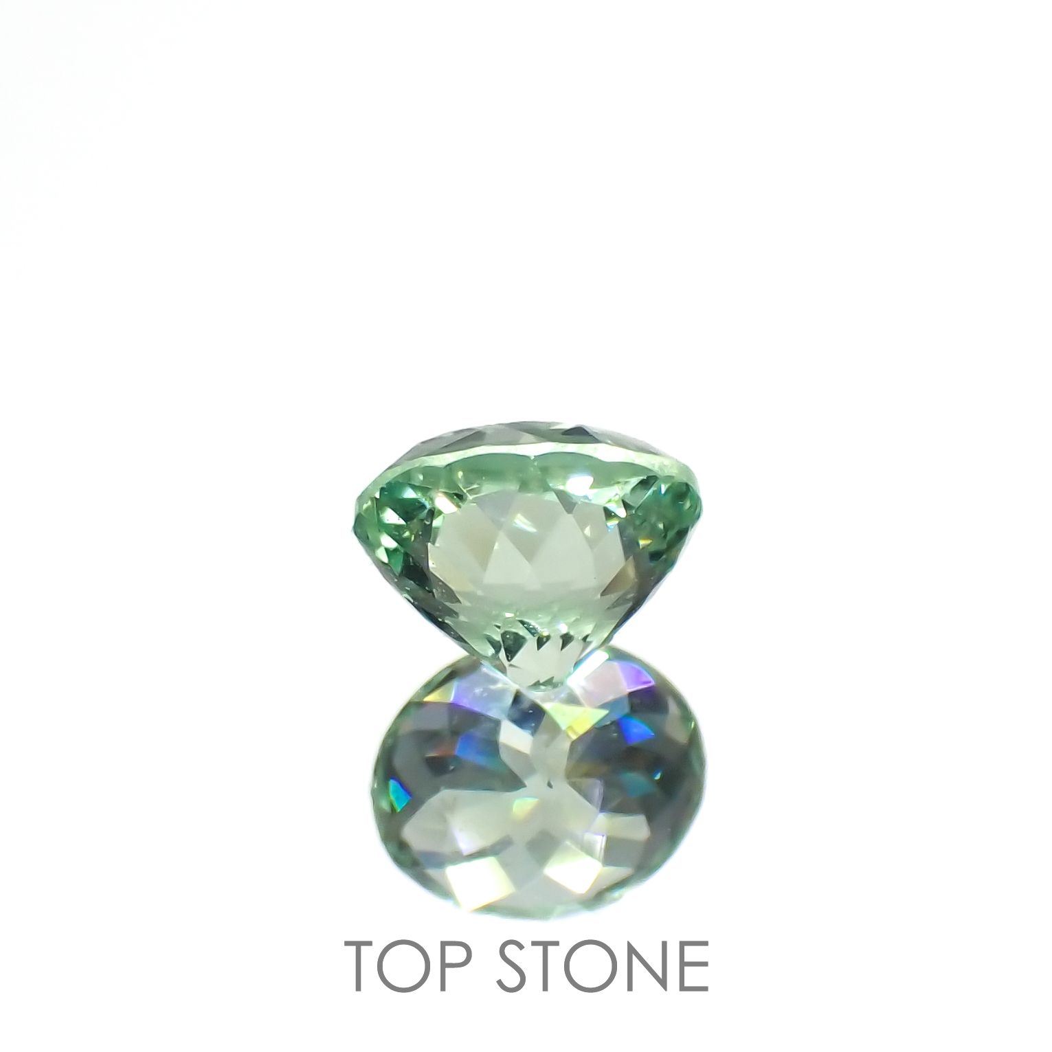 ミントガーネット(宝石名グリーン グロッシュラー・ガーネット)タンザニア産 0.61ct 識別済[221018625]5.2x4.3mm前後