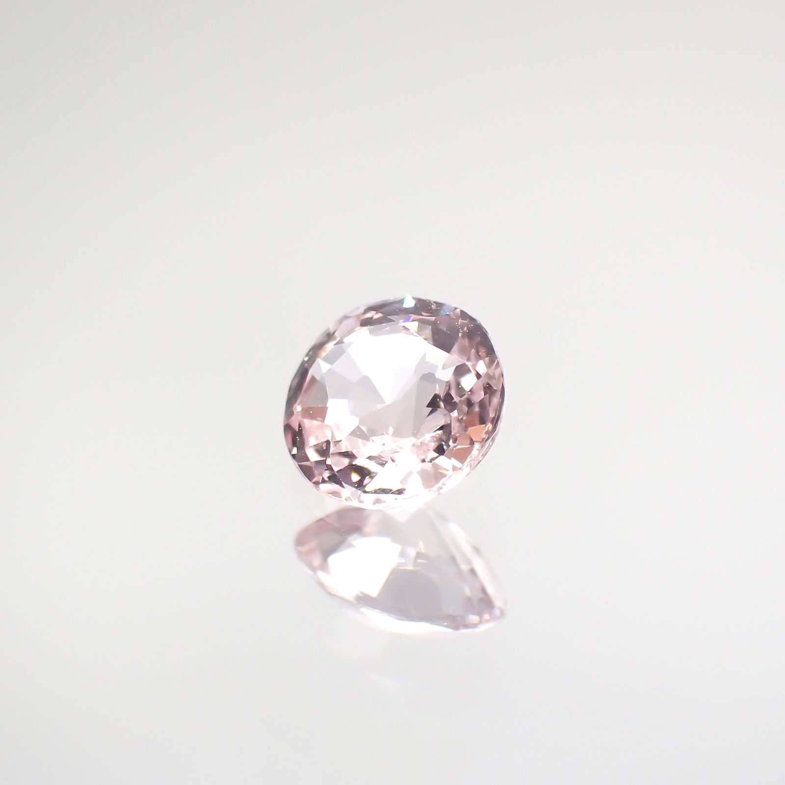 ピンクサファイア(宝石名ピンク・サファイア) マダガスカル/スリランカ産 0.47ct 識別済[210712555]4.6×4.6mm前後