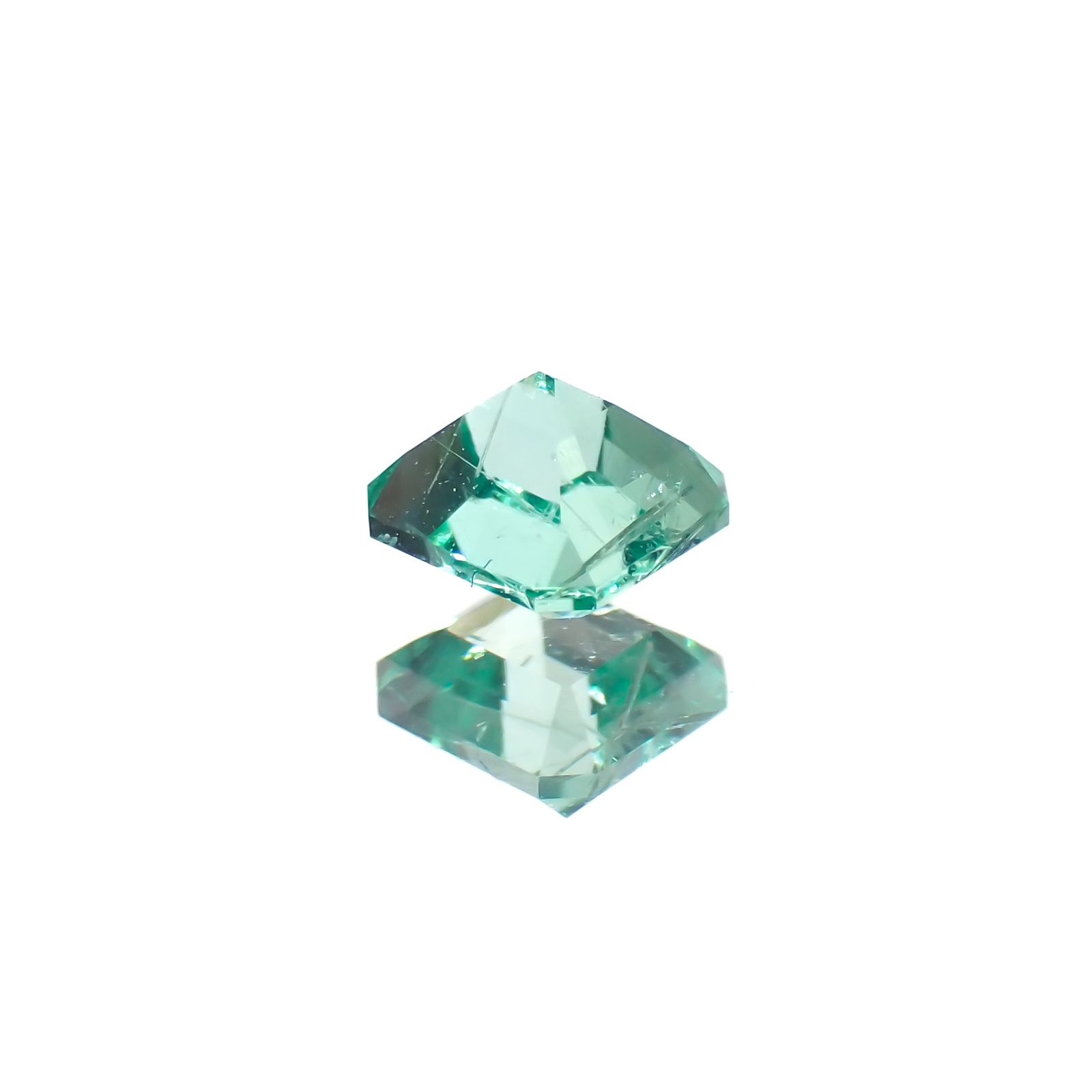 ノンオイル エメラルド ロシア産 0.24ct[230421687]3.7x3.5mm前後