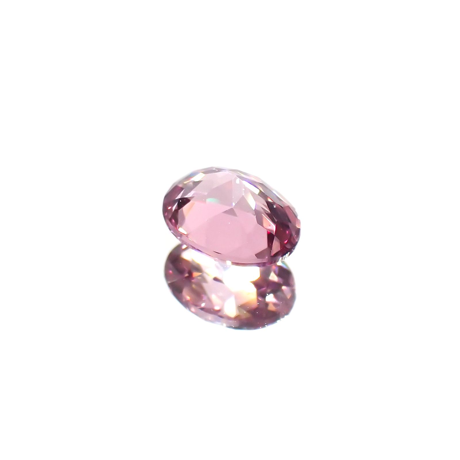 カラーシフトマラヤガーネット(宝石名ガーネット)タンザニア産 0.90ct 識別済[220115016]6.4x4.9mm前後