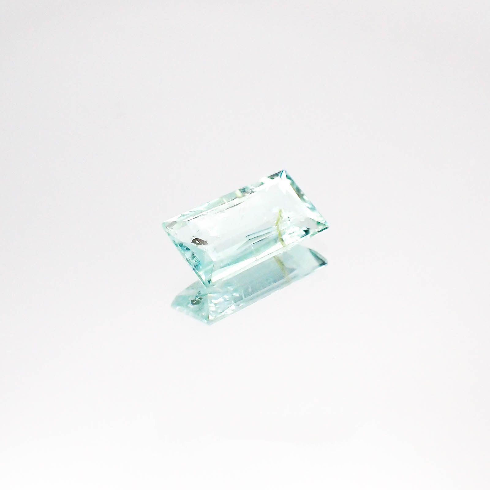 パライバトルマリン(宝石名トルマリン/別名パライバ・トルマリン)モザンビーク産 0.89ct 識別済[230522246]8.4x4.5mm前後