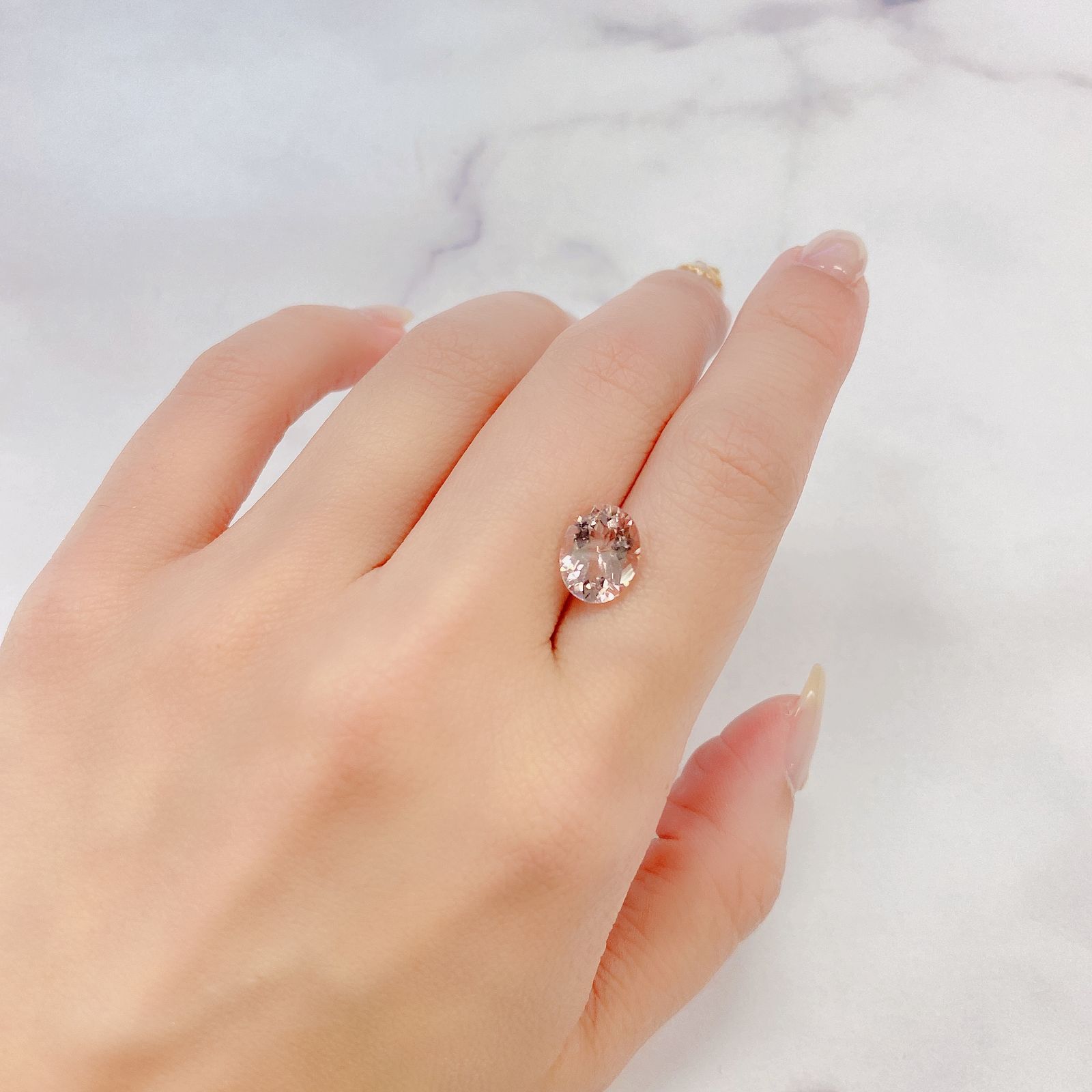 モルガナイト(宝石名モルガナイト) ナイジェリア産 2.144ct ソ付(日独)[210510835]10.2×8.1mm前後