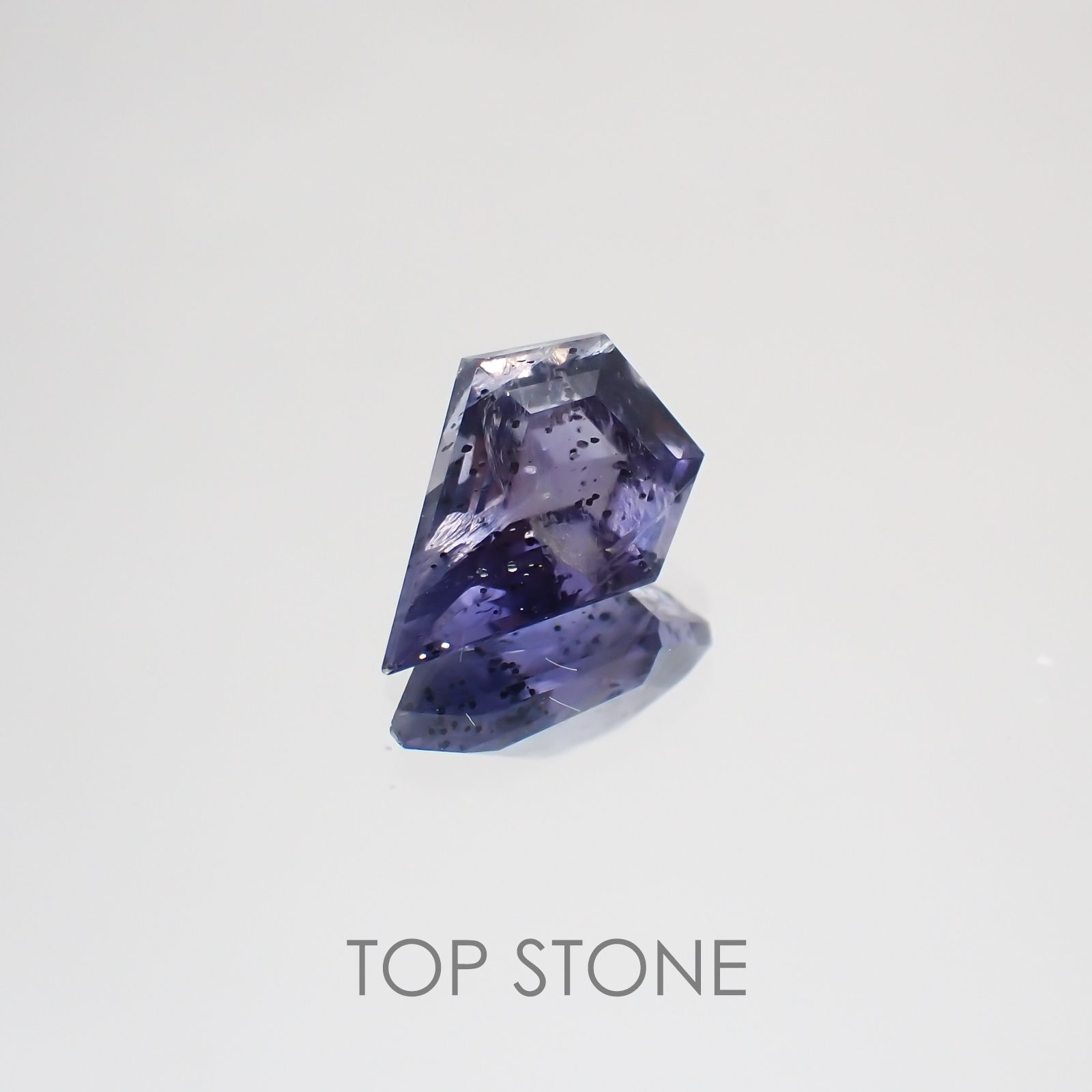 ◇カスタムカット◇アイオライトサンストーン インド・ブラジル産 ルース 1.14ct[21019199]9×6.6mm前後