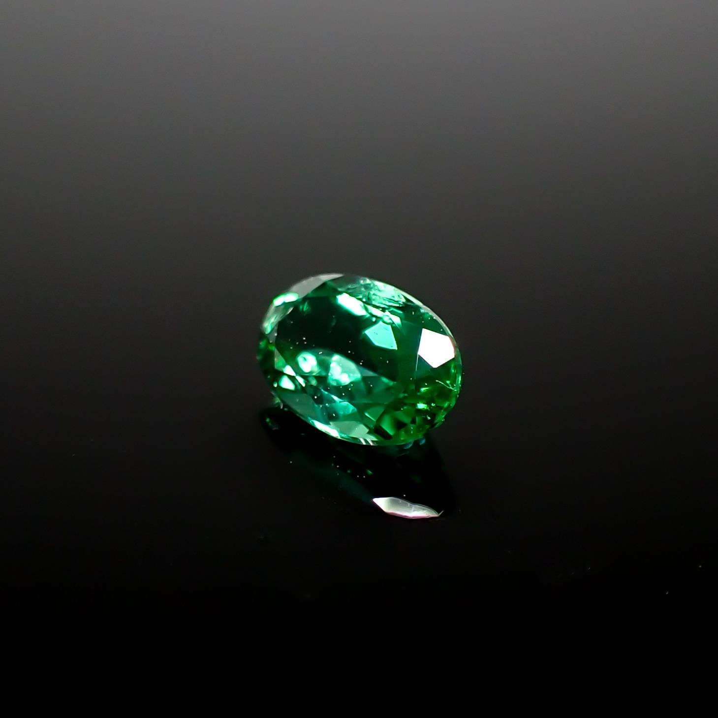 パライバトルマリン(宝石名トルマリン/別名パライバ・トルマリン)ブラジル・キントス鉱山産 0.438ct ソ付(宝貴協)[240928716]5.97x3.97mm前後