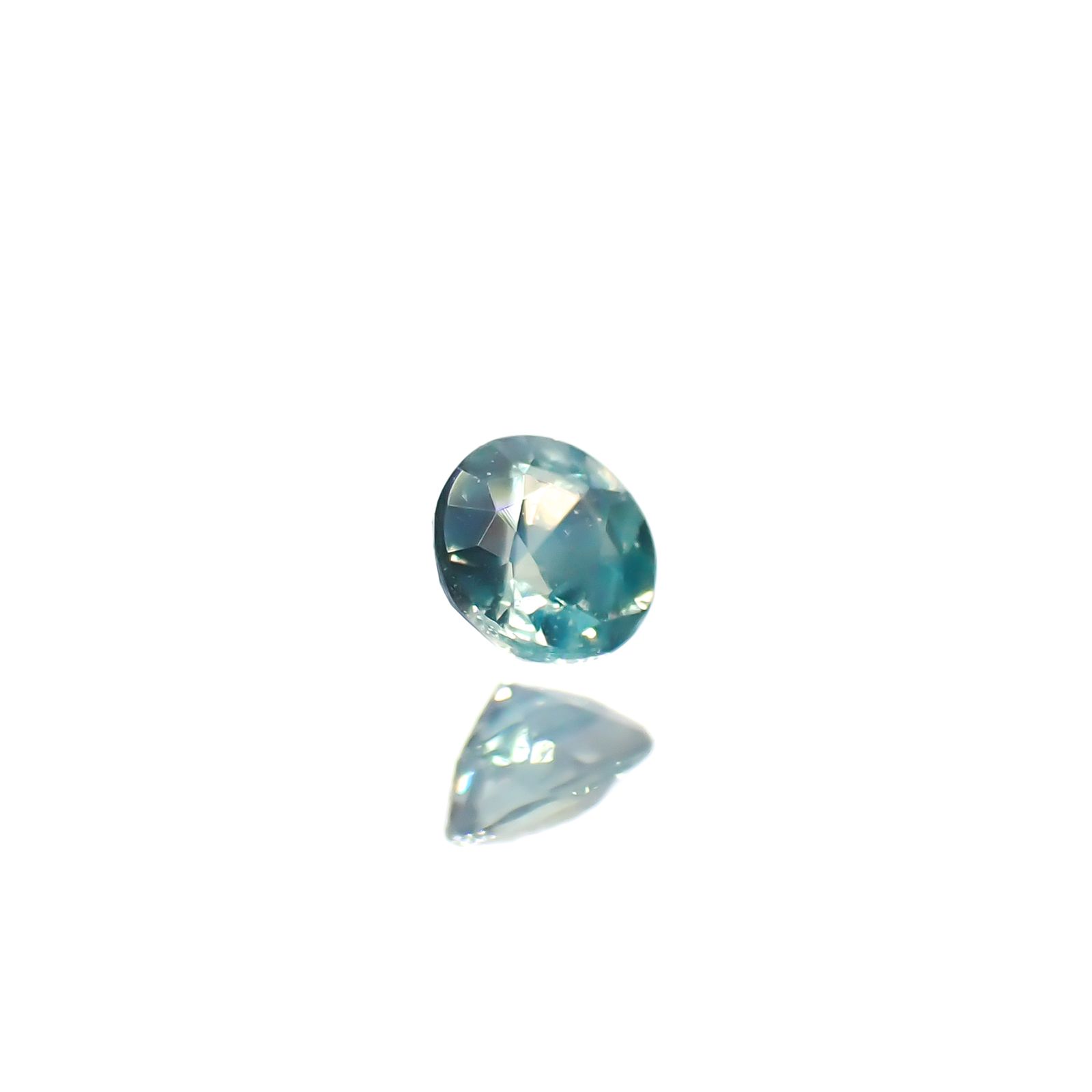 シルキーアレキサンドライト ブラジル産/EmeraldMains社製 0.052ct[240527619]2.4x2.3mm前後