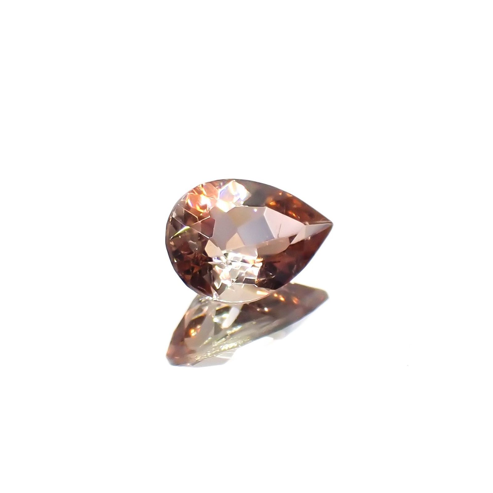 アンダリュサイト(宝石名アンダリュサイト)スリランカ/マダガスカル産 識別済 0.64ct / 7.1x4.9mm前後 [260120835]