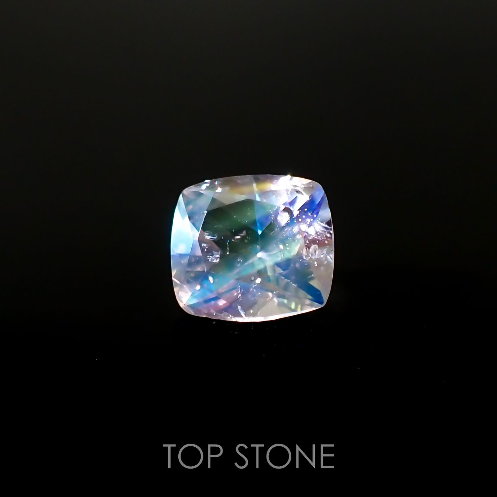 レインボームーンストーン(宝石名ラブラドライト)タンザニア産 1.33ct 識別済[220717203]7.4x6.7mm前後