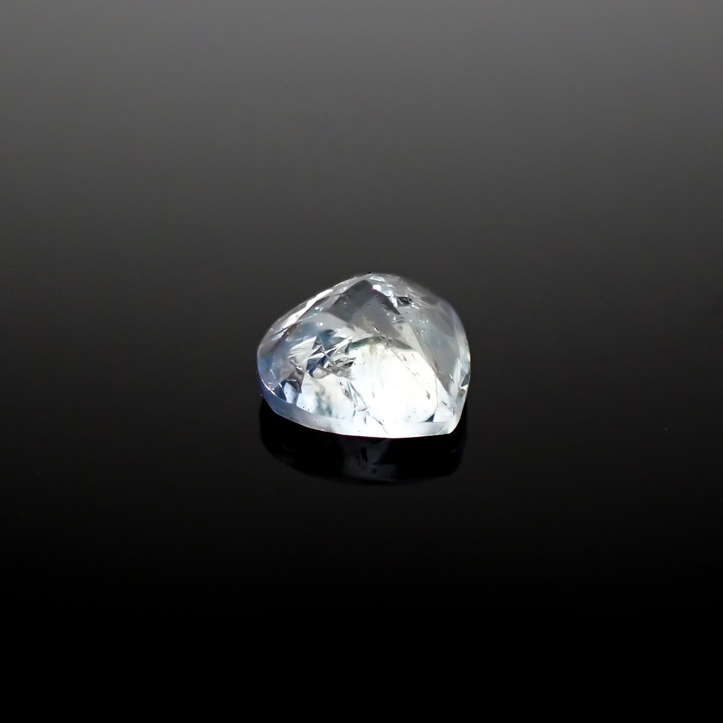 ジェレメジェバイト(エレメジェバイト) ナミビア産 0.38ct [241029306]4.6x4.6mm前後 | TOP STONE(トップストーン)