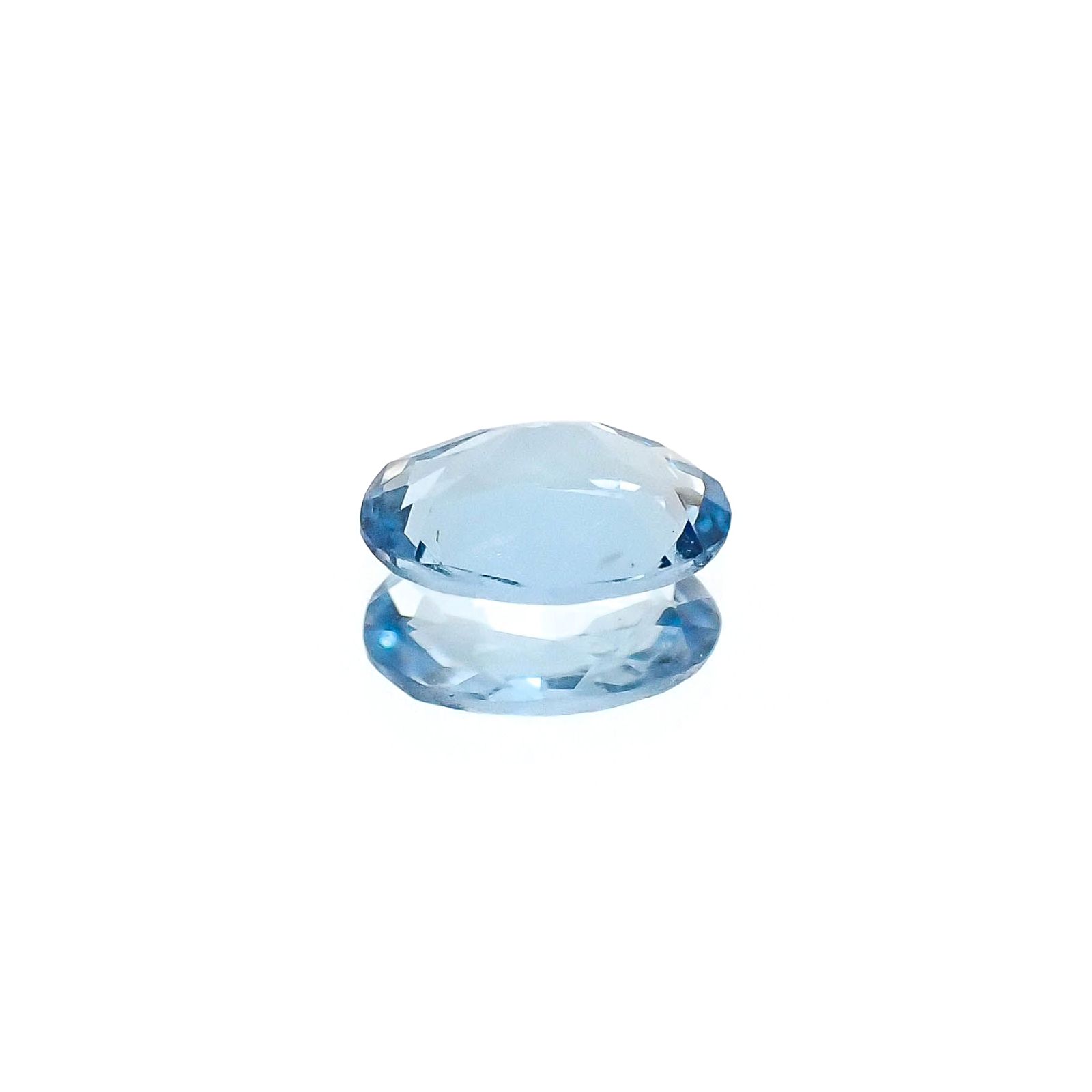 アクアマリン サンタマリアカラー(宝石名アクアマリン)モザンビーク産 識別済 0.35ct / 6.1x4mm前後 [260622259]