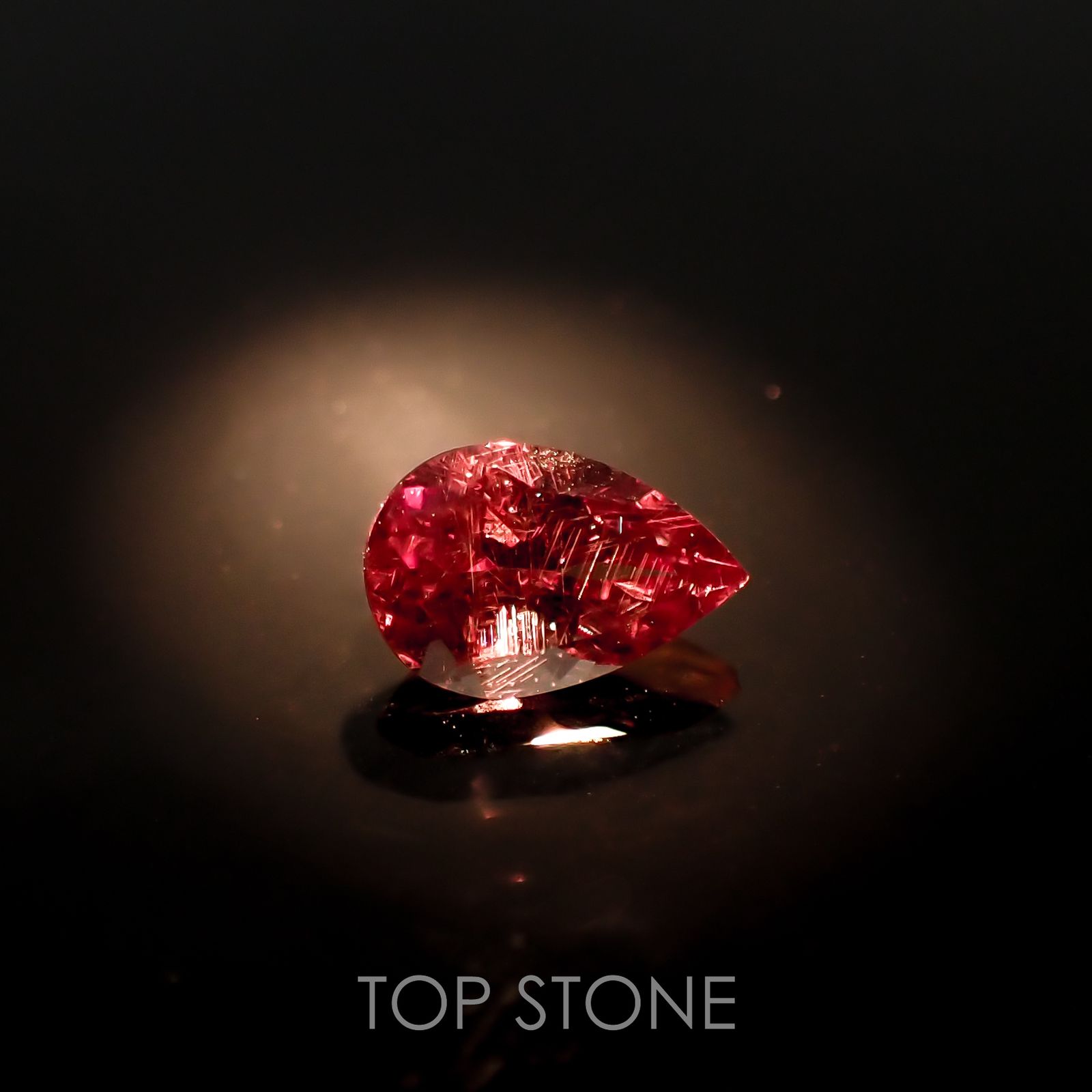 カラーチェンジガーネット タンザニア・マダガスカル産 ルース 0.52ct[210611192]6.2×4mm前後