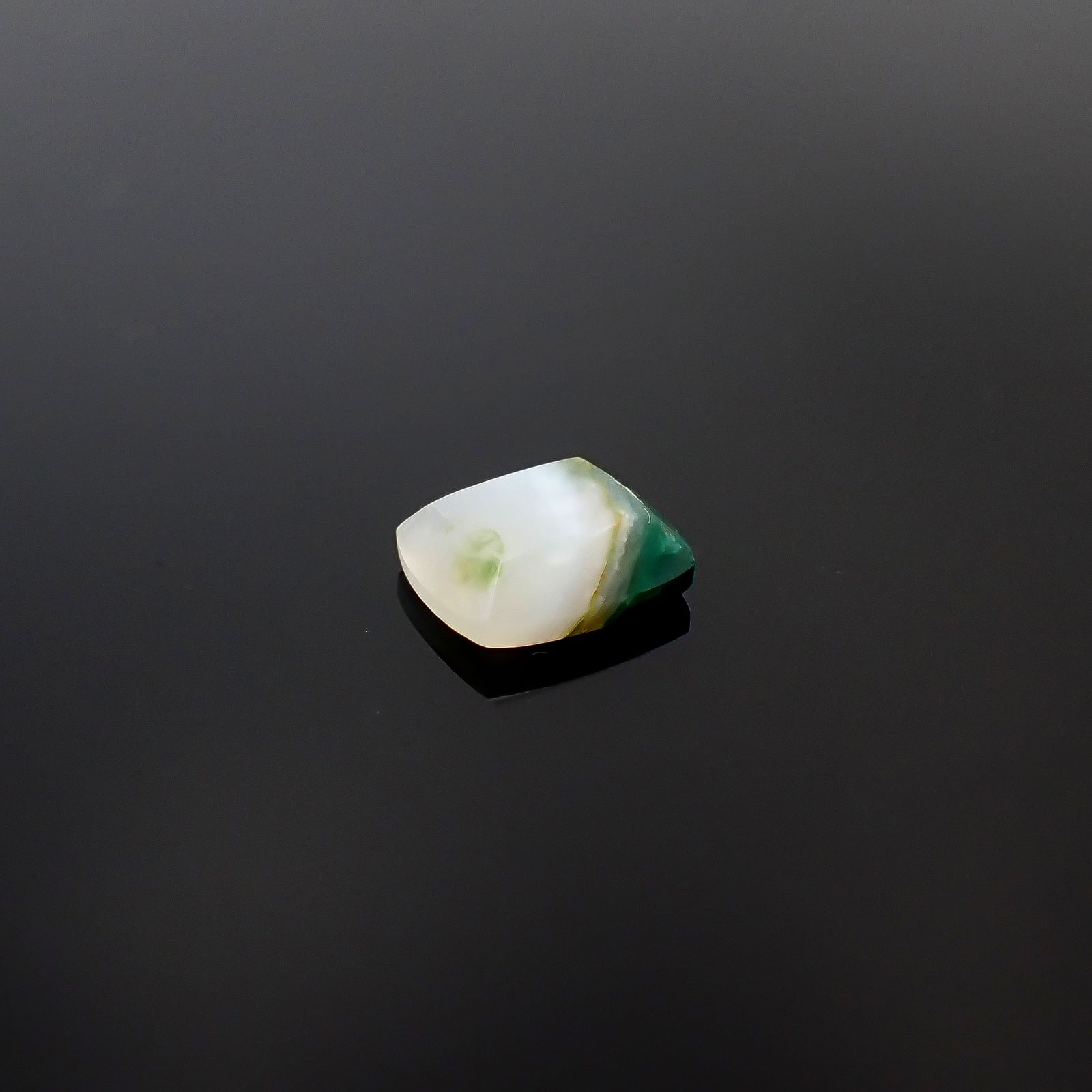 ブルーオパール ペルー産 2.45ct [250730725]9.8x8.6mm前後