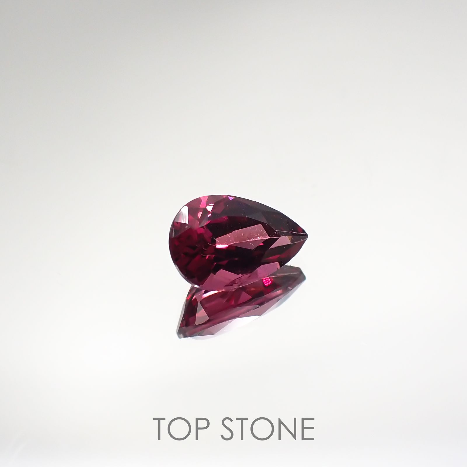 マラヤガーネット(宝石名ガーネット) タンザニア産 1.28ct 識別済[210711876]8.5×5.3mm前後
