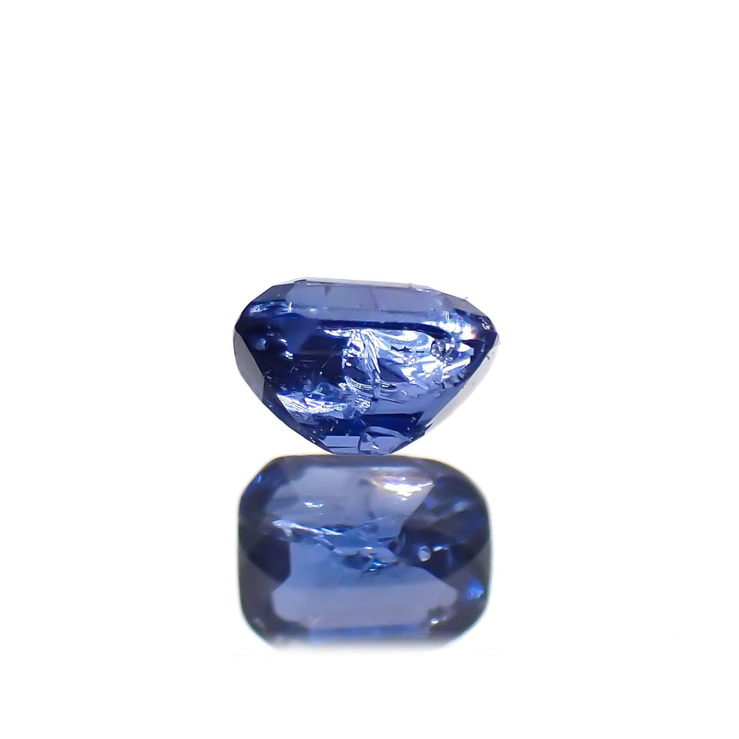 コバルトブルースピネル(宝石名コバルト ブルー・スピネル)ベトナム・ルクイエン産 0.117ct ソ付(彩珠)[221219524]2.9x2.3mm前後