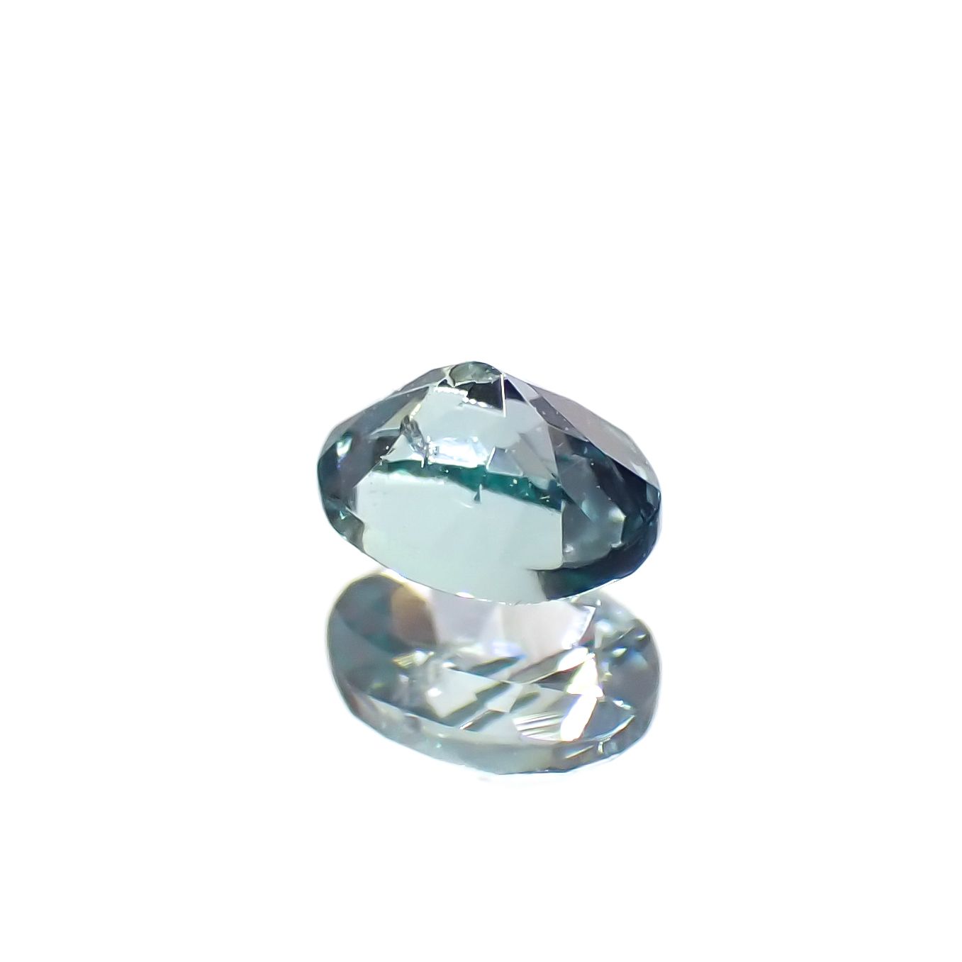 ブルーコーネルピン(宝石名コーネルピン)タンザニア産 0.11ct 識別済[230722857]3.3x2.5mm前後