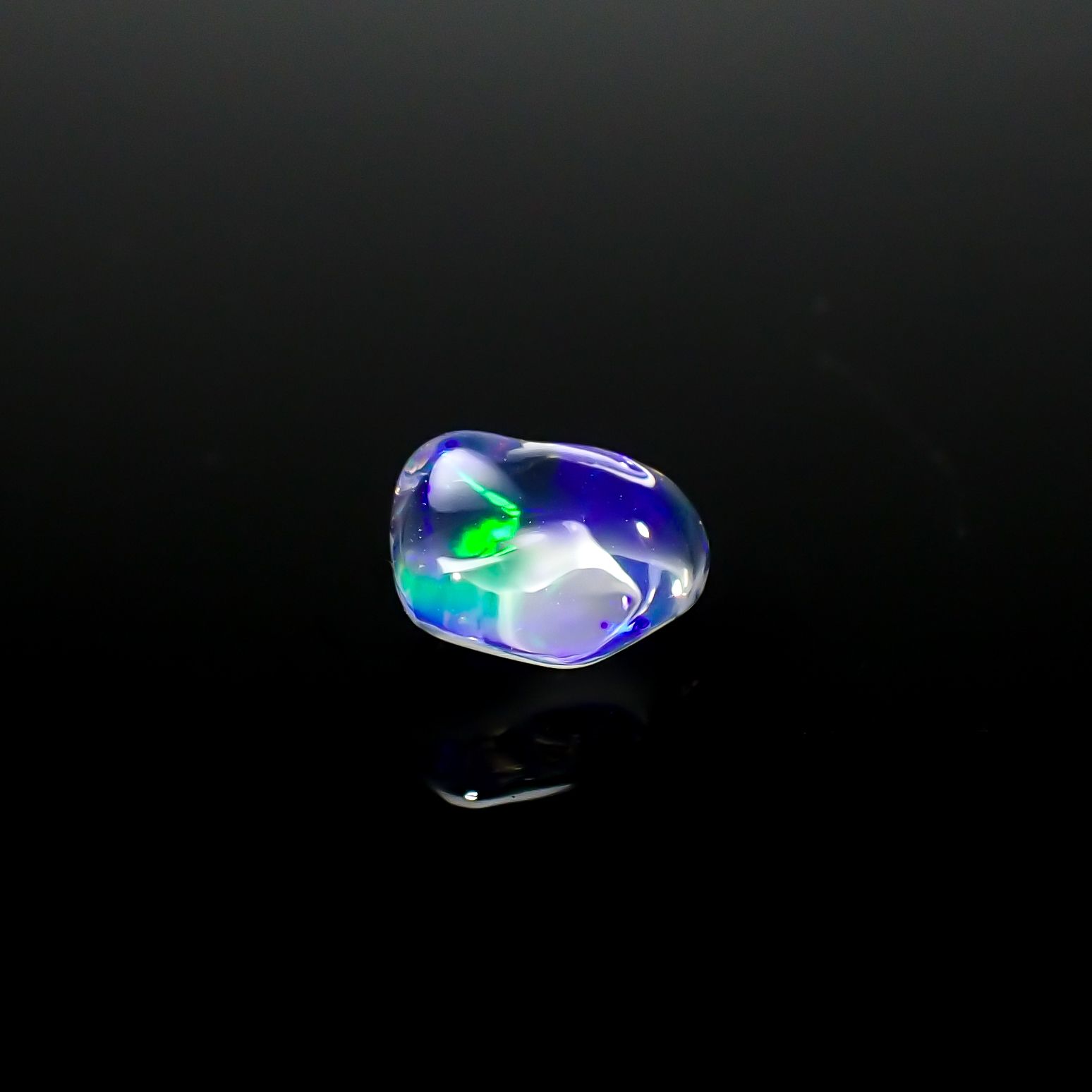 ウォーターオパール 原石 メキシコ産 0.78ct[240125312]6.5x5.7mm前後