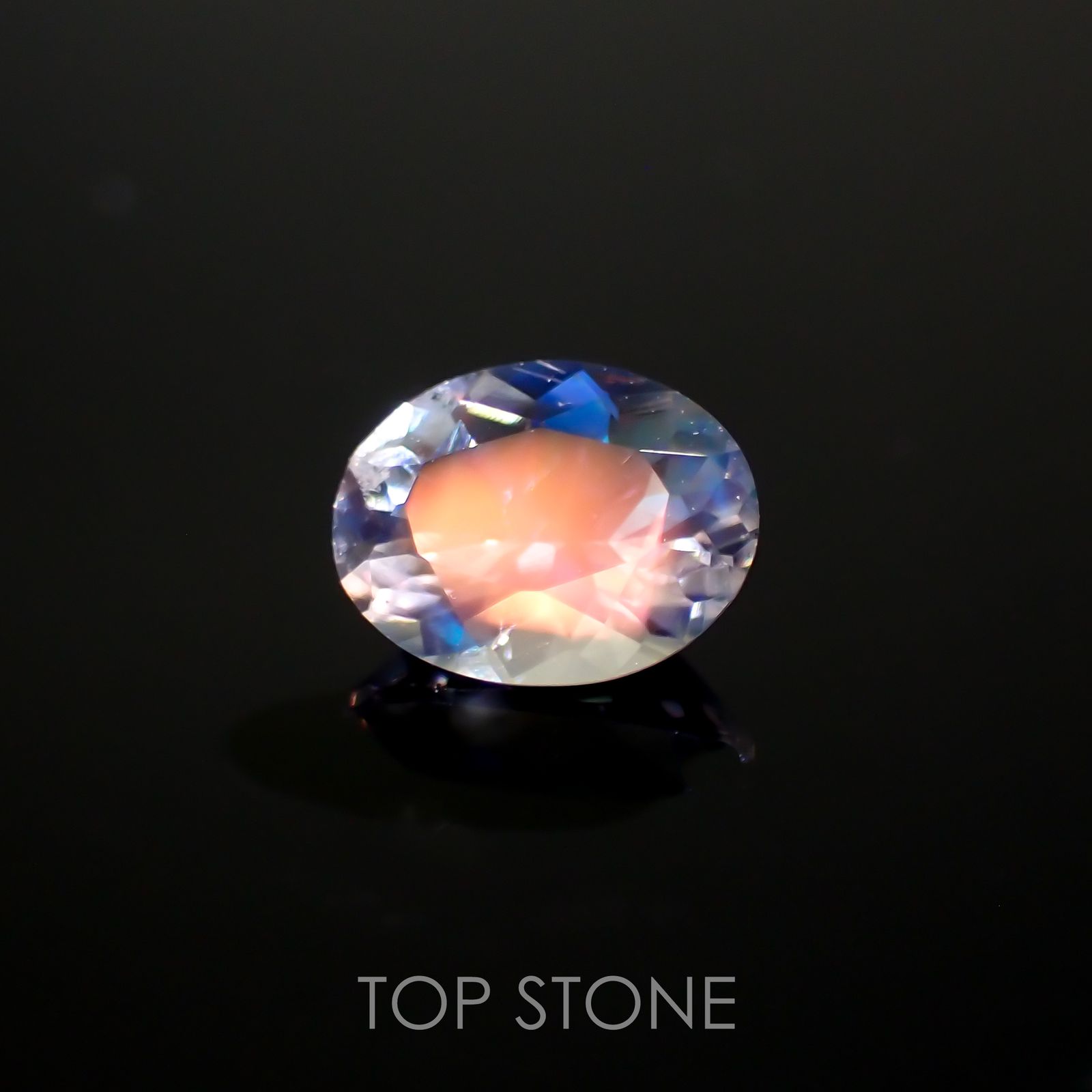 レインボームーンストーン(宝石名ラブラドライト)マダガスカル産 0.43ct 識別済[211113748]5.9x4.6mm前後