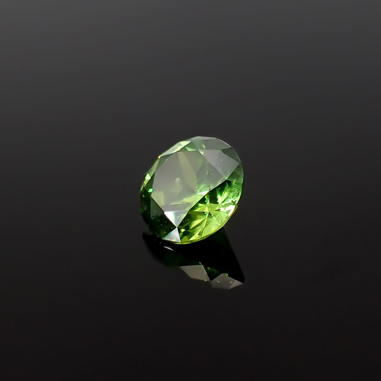 デマントイドガーネット ロシア産 1.08ct / 6.3x6.3mm前後 [260432070]