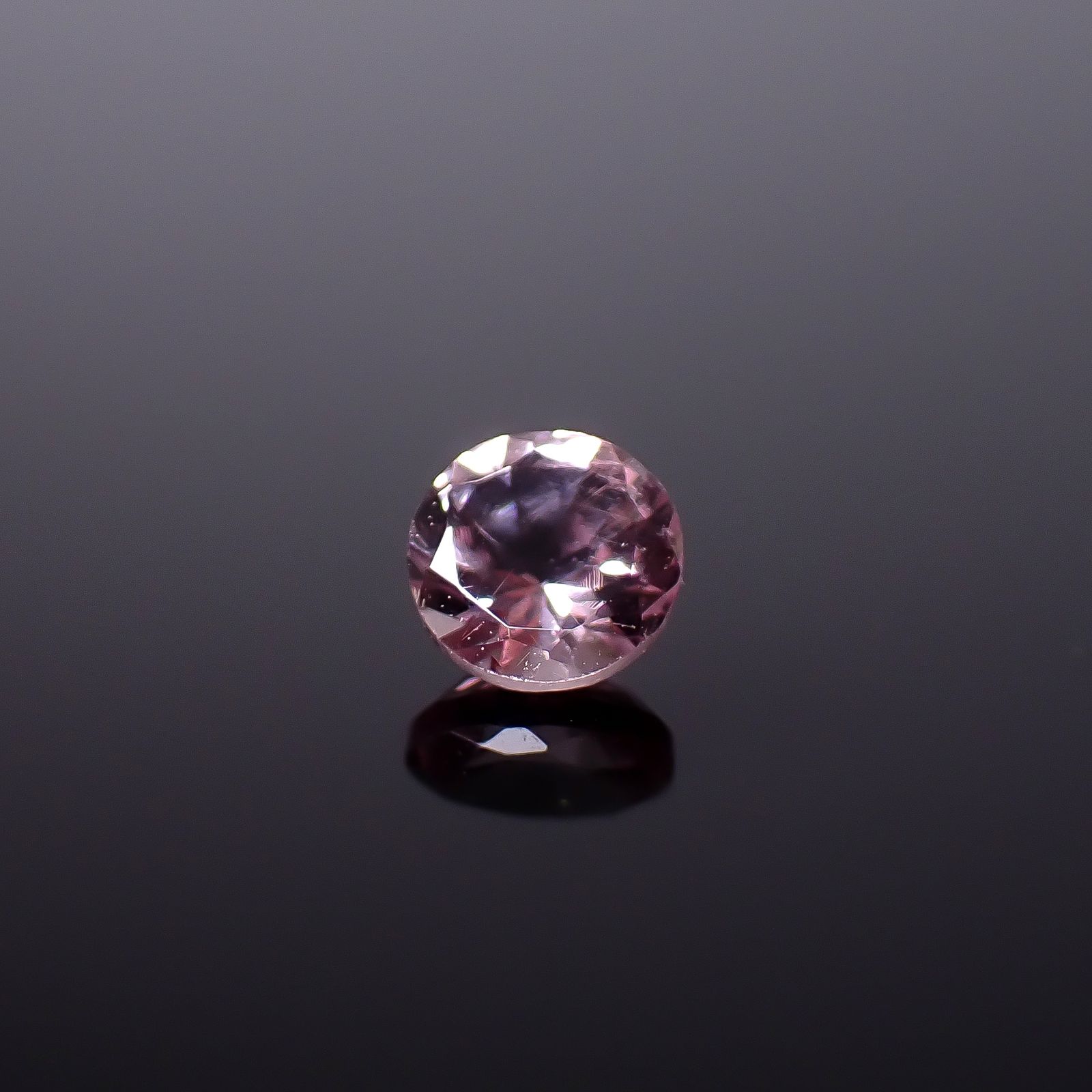 ドラゴンガーネット タンザニア産 0.33ct / 4x4mm前後 [260732672]