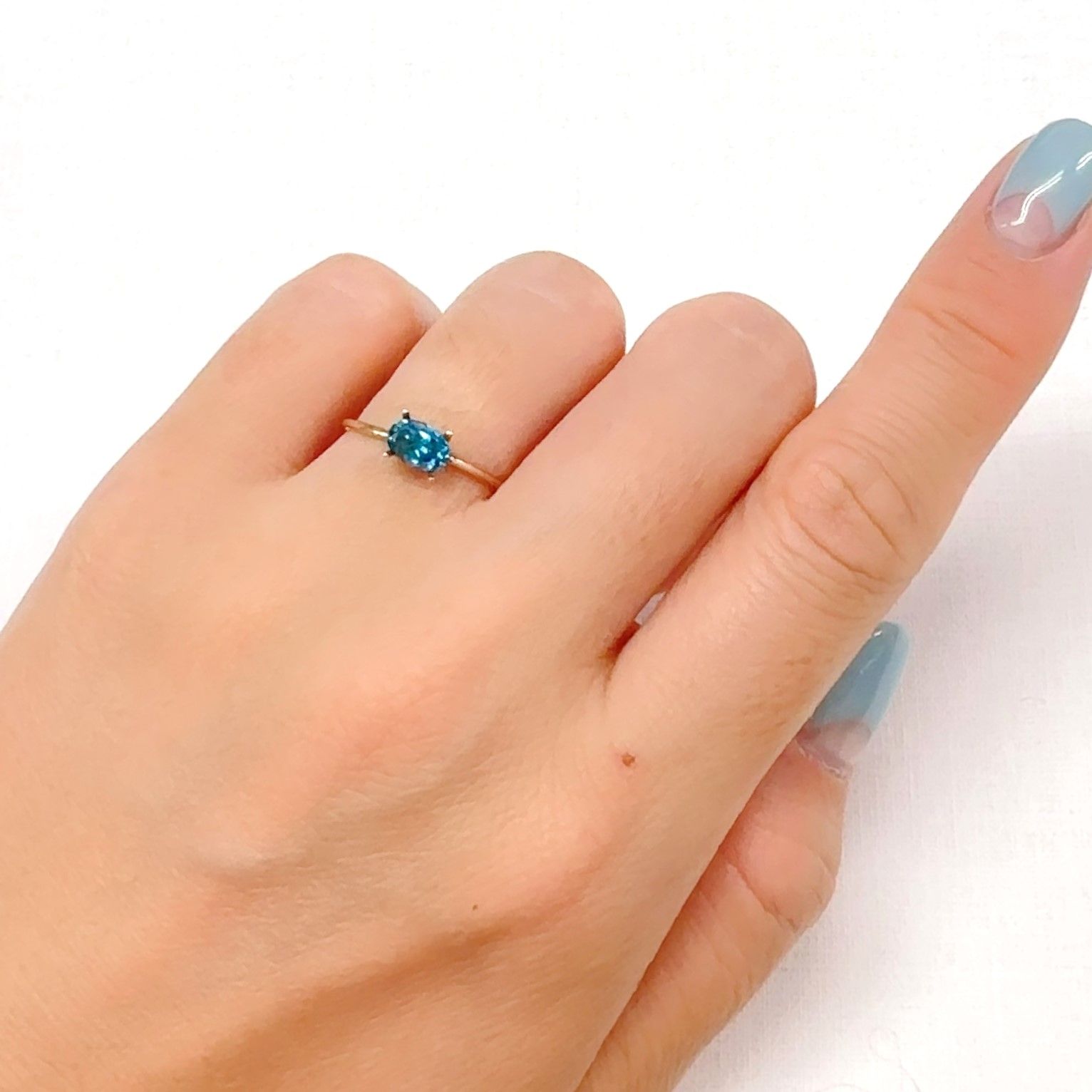 ブルージルコン カンボジア産 0.92ct[240728513]6.3x4.2mm前後
