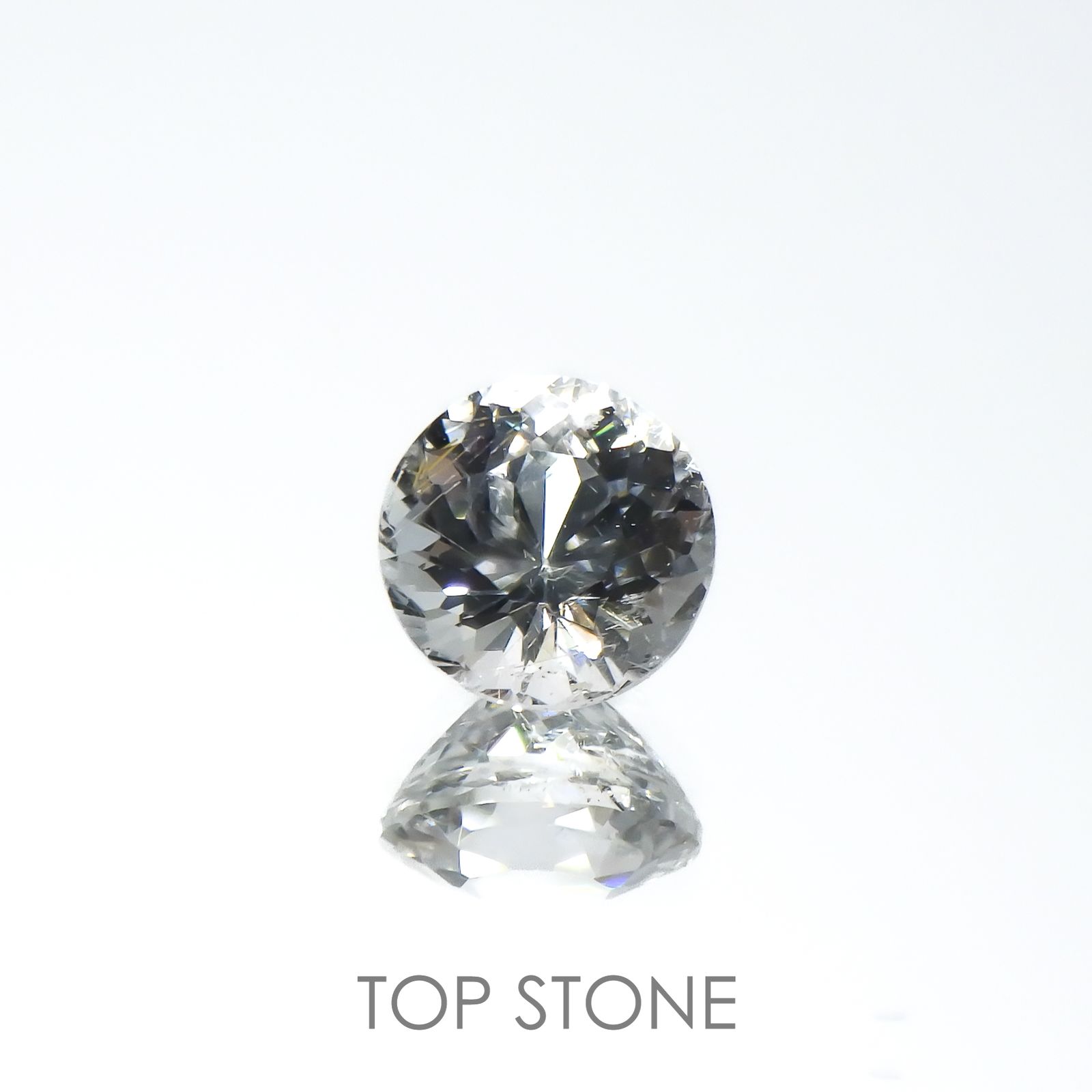 フェナカイト(宝石名フェナカイト)マダガスカル産 0.78ct 識別済[220817414]5.7x5.6mm前後