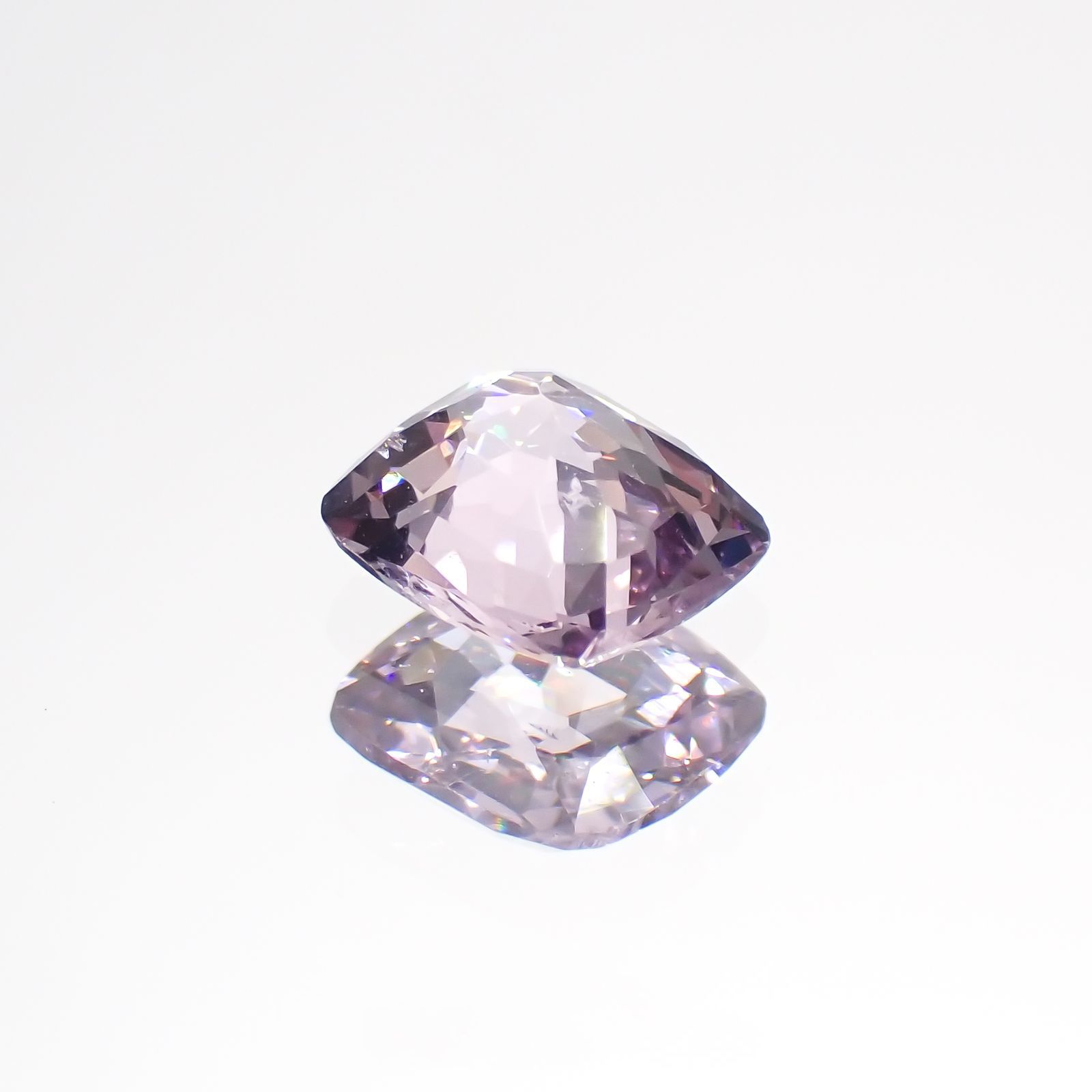 パープルスピネル(宝石名スピネル)ビルマ産 0.80ct 識別済[231124306]6.1x5.4mm前後