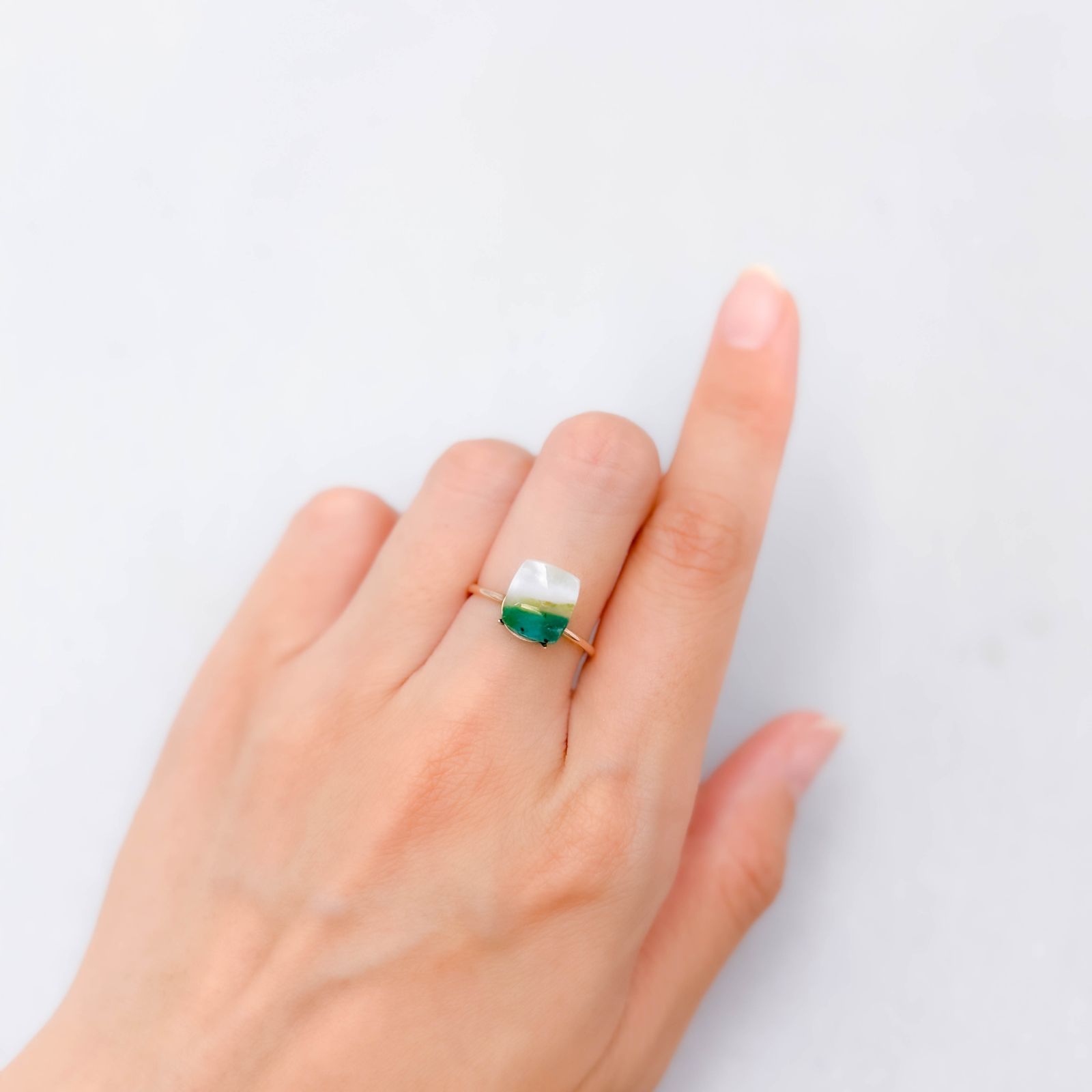 ブルーオパール ペルー産 2.45ct [250730725]9.8x8.6mm前後