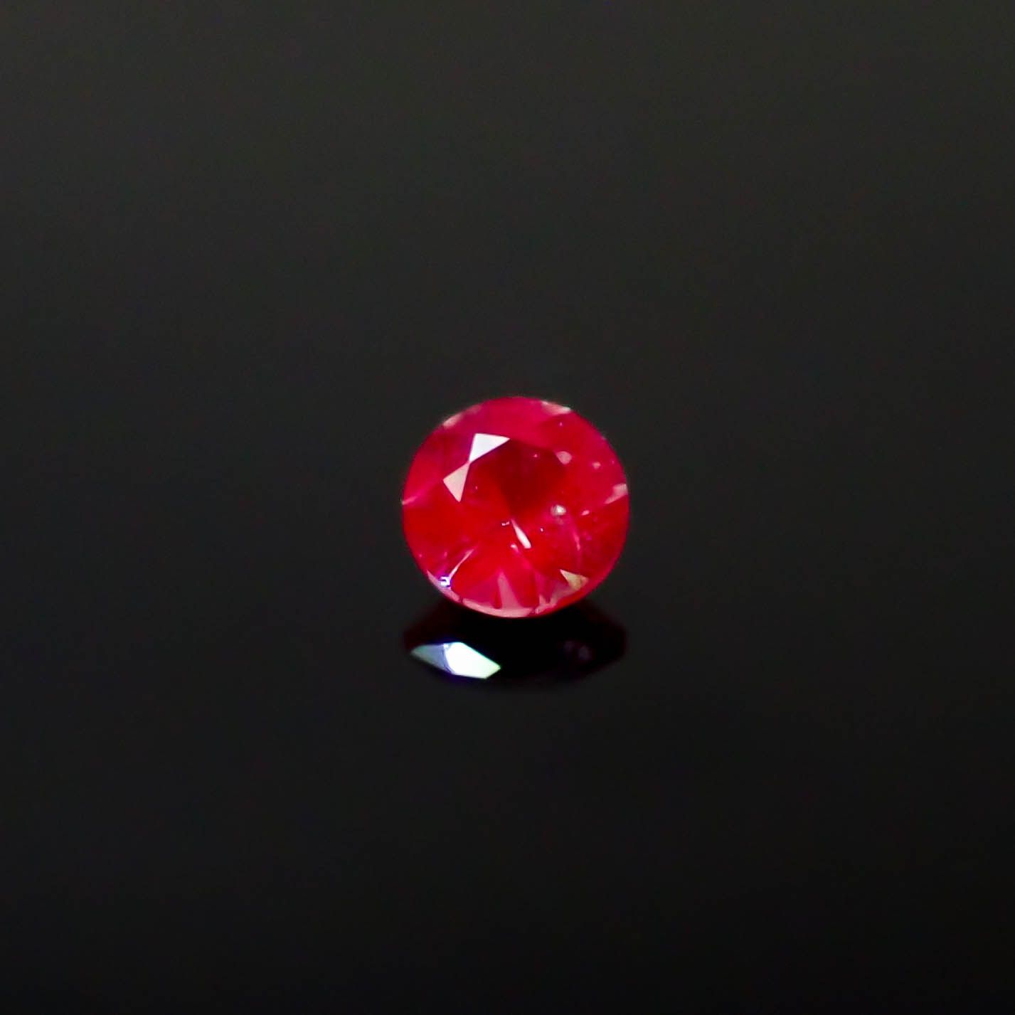 アレキサンドライト ロシア産 0.032ct [250530359]1.9x1.9mm前後