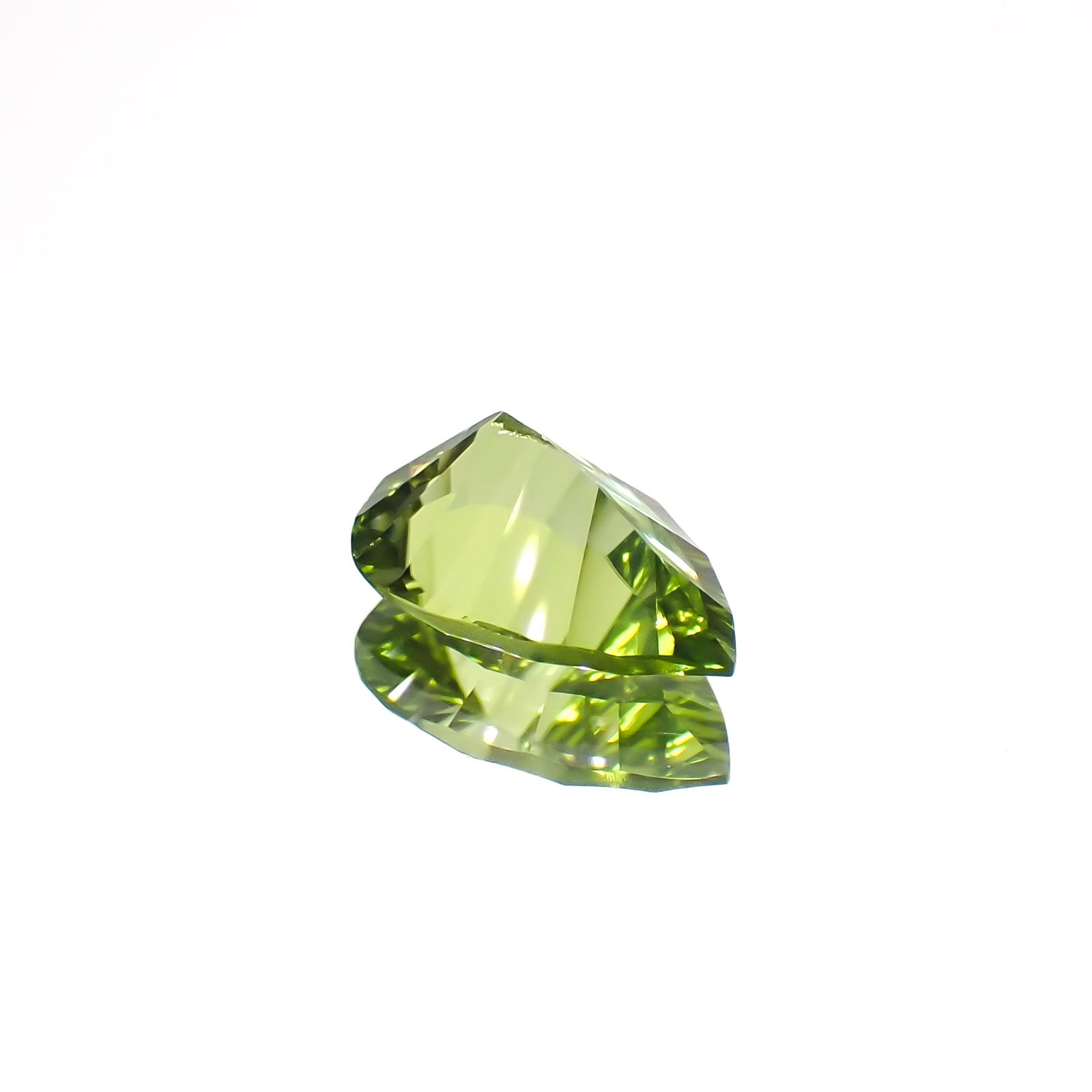 ◇コンケーブカット◇ペリドット 中国産 1.22ct[230622287]9x6mm前後