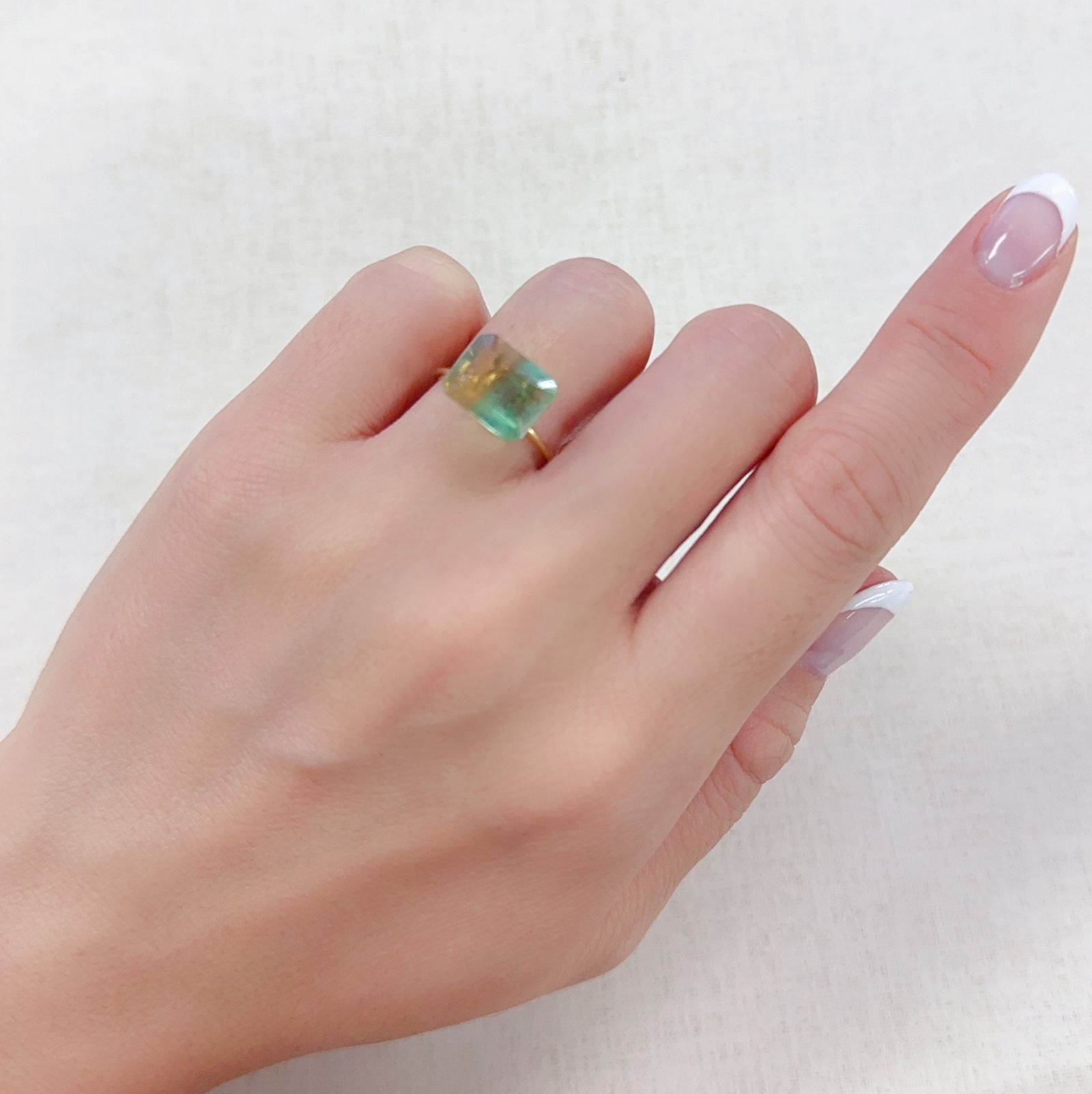 バイカラーフローライト フルオレッセンス ブラジル産 4.69ct[230722977]10.9x8.9mm前後