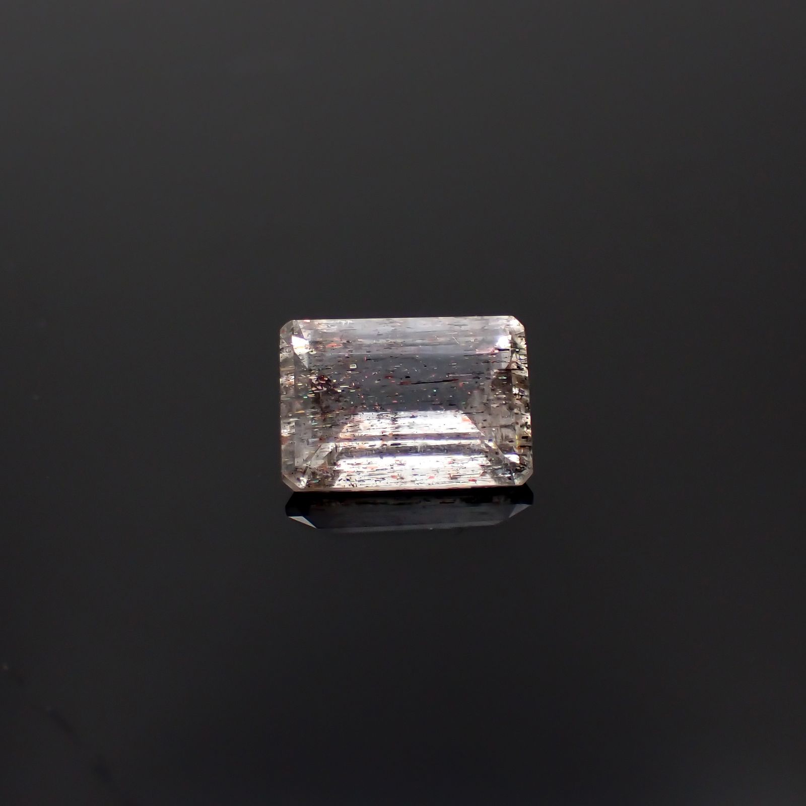 アベンチュリンアクアマリン(宝石名アクアマリン)ナイジェリア産 1.42ct 識別済[231224704]8.8x6.2mm前後