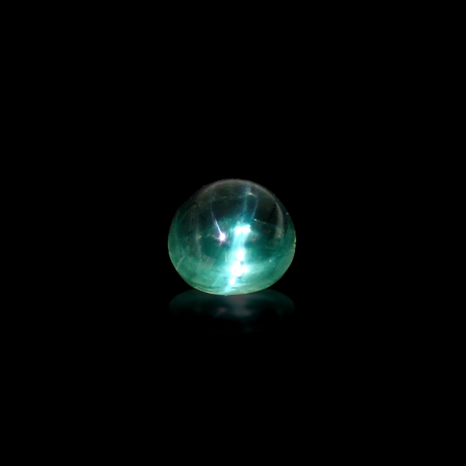 エメラルドキャッツアイ コロンビア産 0.55ct [241229548]4.8x4.5mm前後