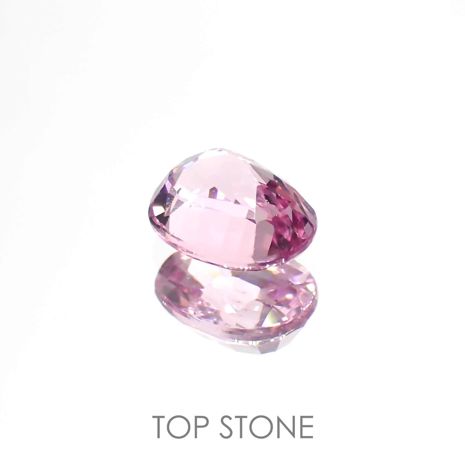 ピンクスピネル(宝石名ピンク・スピネル)タンザニア産 1.072ct ソ付(彩珠)[220817265]6.7x5.4mm前後