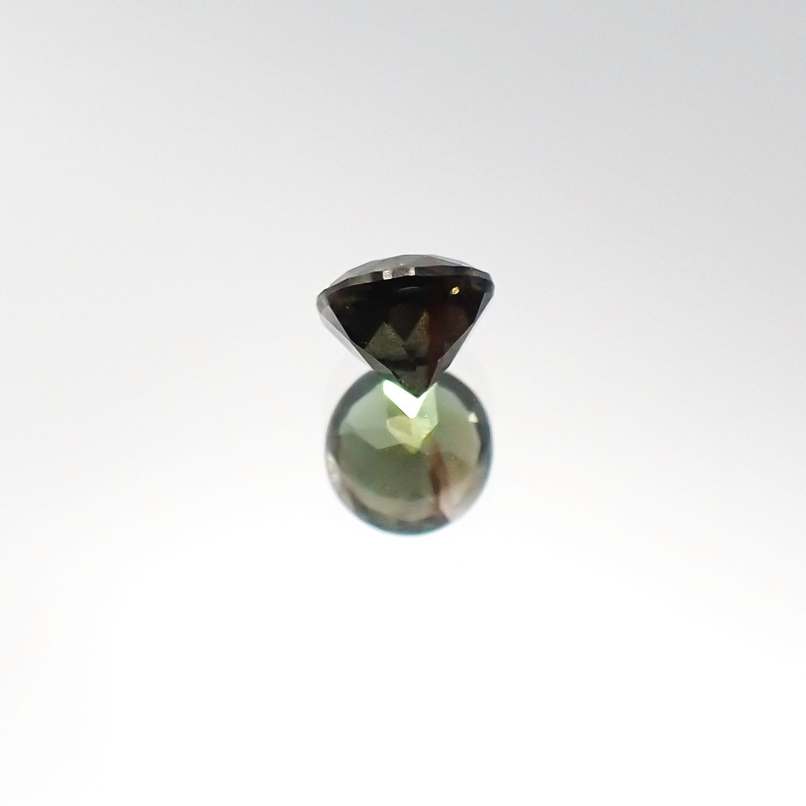 ゴールドシーンサファイア(宝石名シーン・サファイア)ケニア産 0.36ct 識別済[231023799]3.9x3.9mm前後