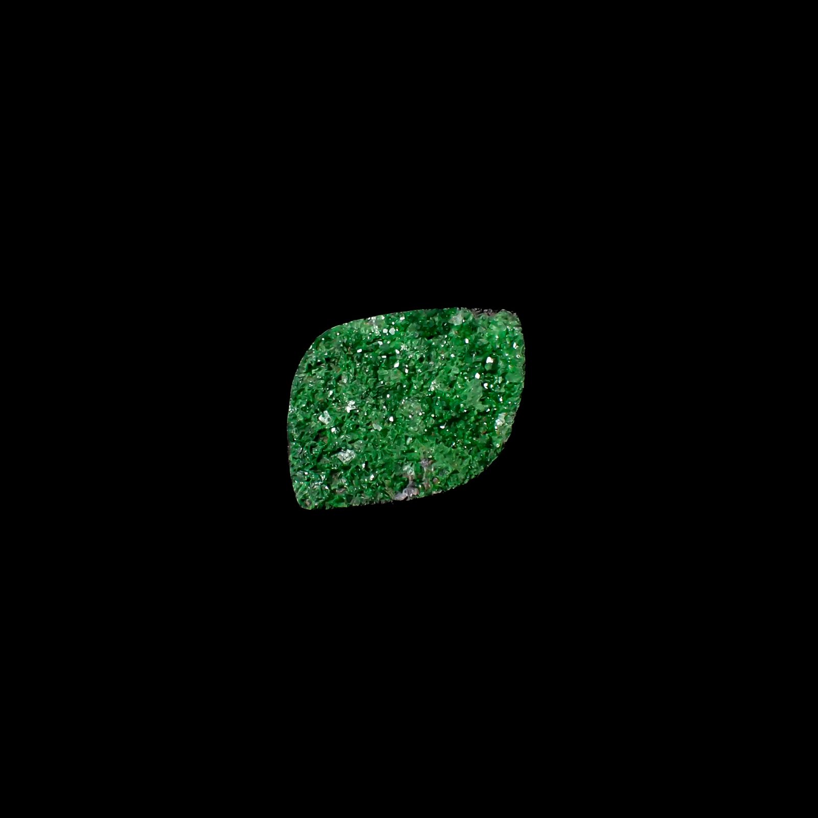 ウバロバイト 原石 ロシア産 11.95ct[240326440]21.2x16mm前後