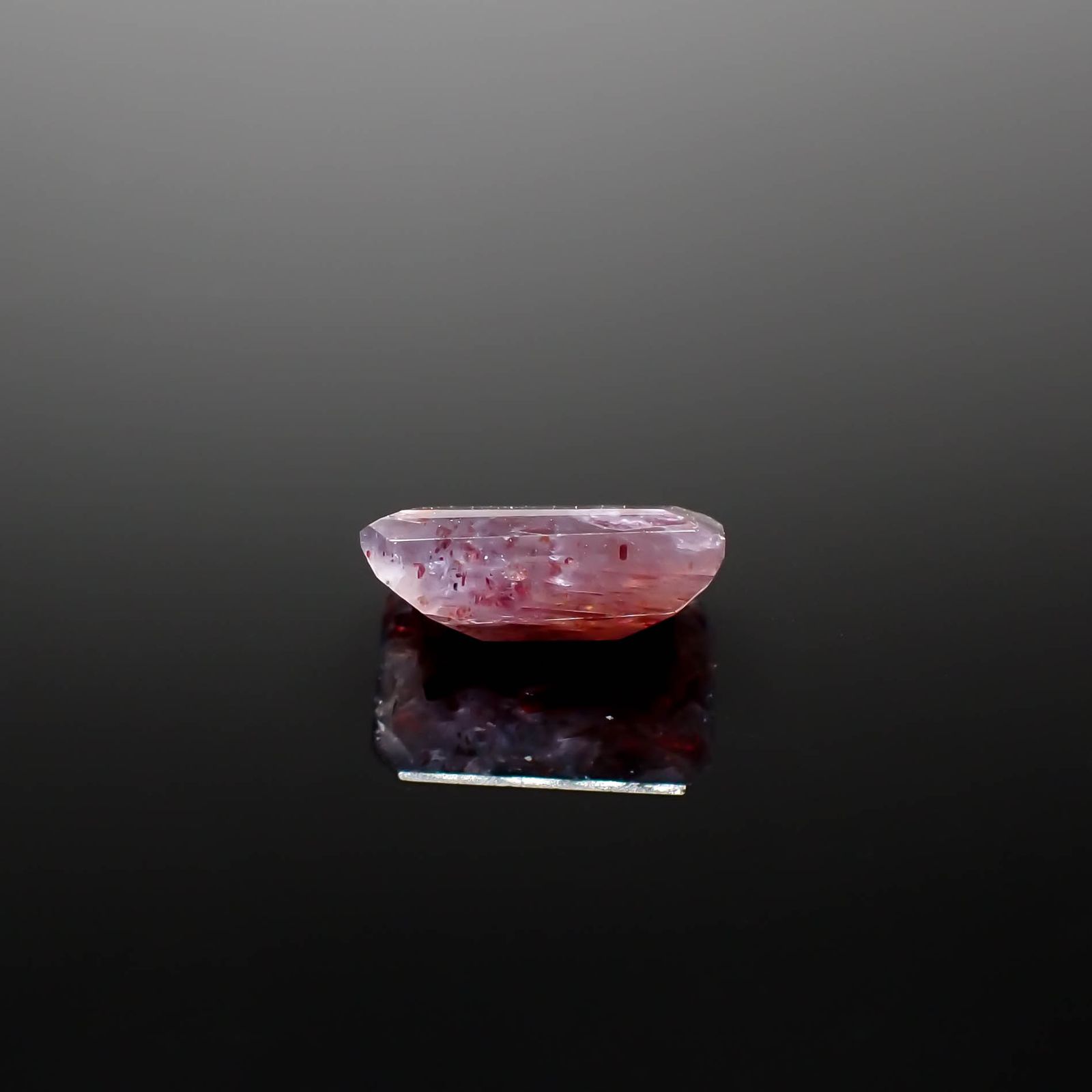 ブラッドショットアイオライト インド産 2.65ct[240125378]11.3x7mm前後