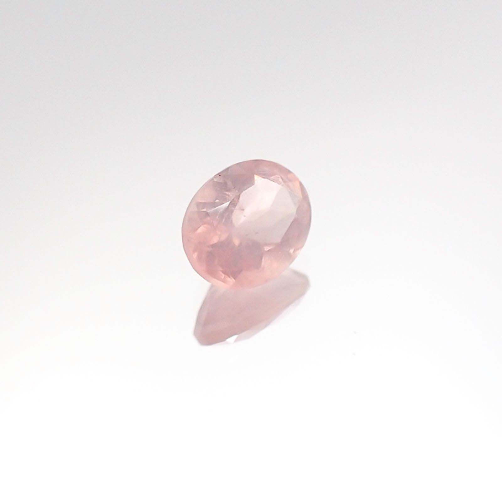 ディープローズクォーツ(宝石名ローズ・クォーツ)モザンビーク産 0.47ct 識別済[230722937]5.8x4.6mm前後