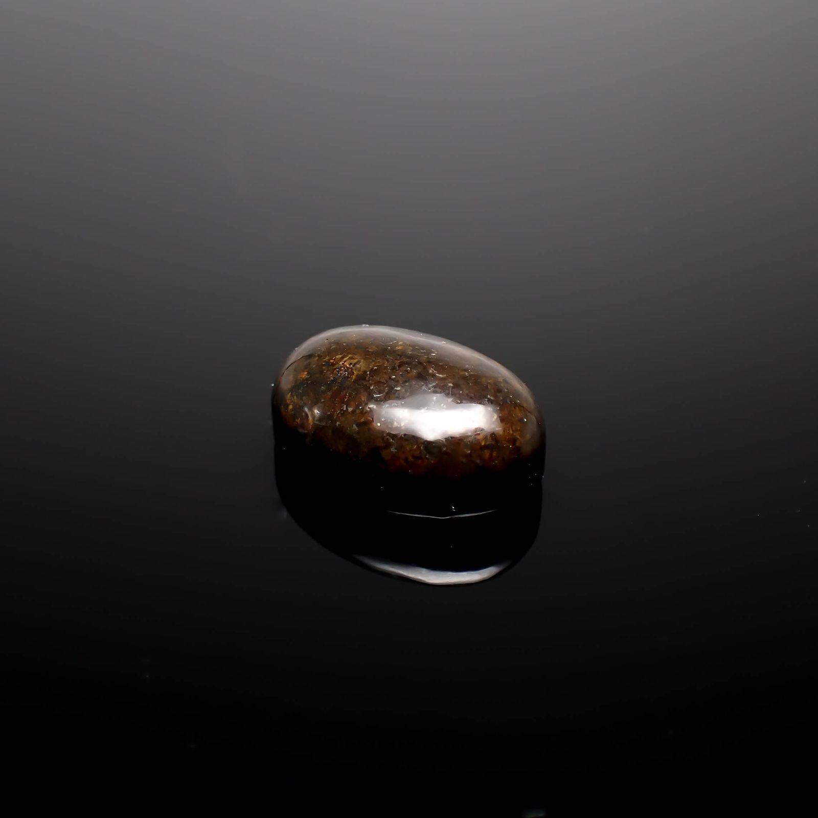 コンドライト隕石 発見地：アフリカ・サハラ砂漠 18.96ct