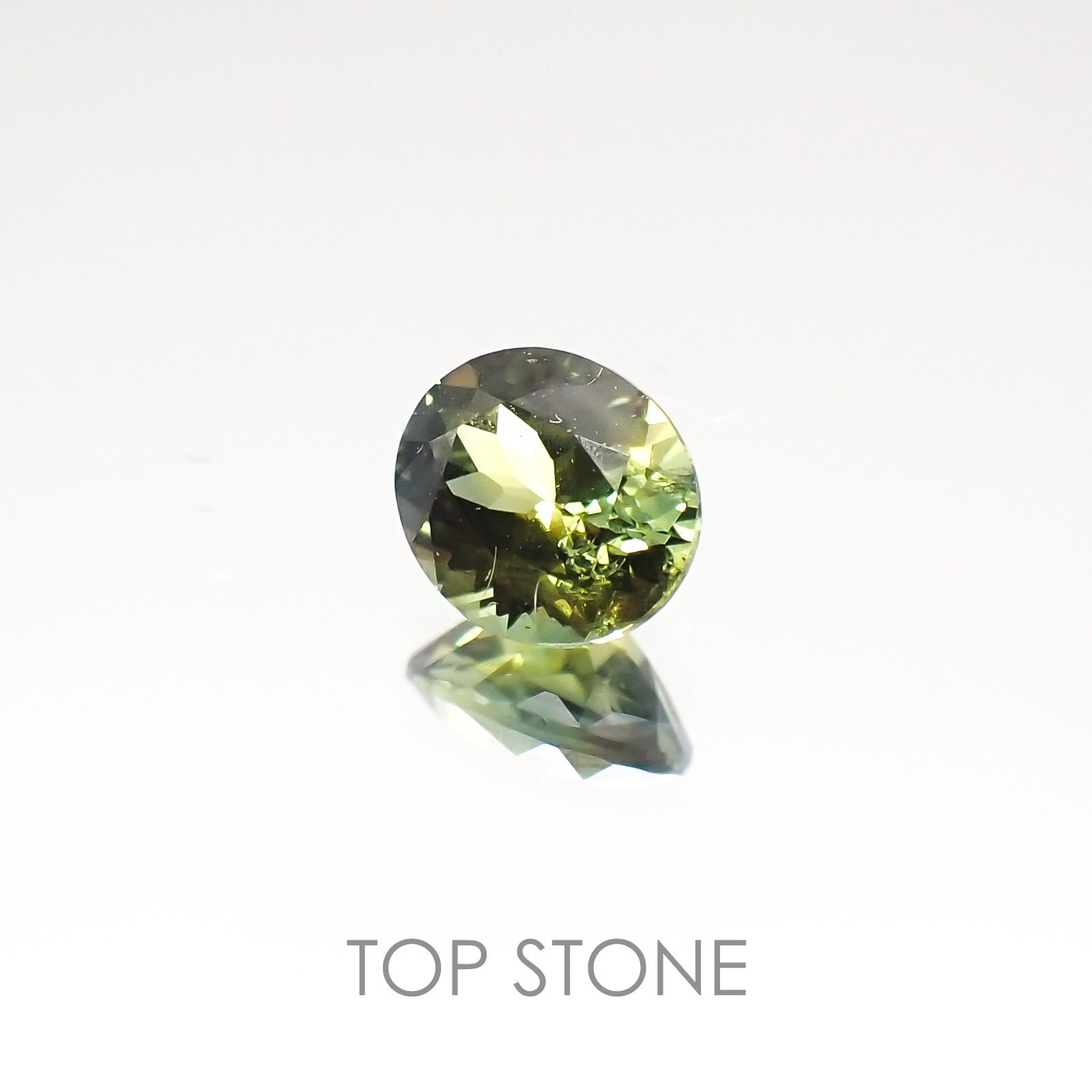 ゴールドシーンサファイア 非加熱 ケニア産 ルース 0.59ct[20117123]5.3×4.5mm前後
