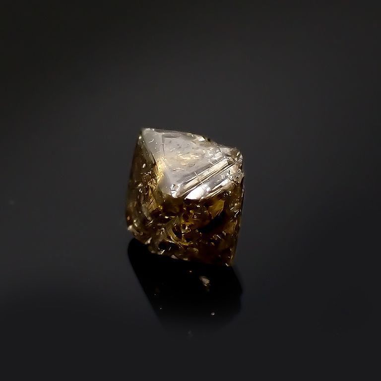 ソーヤブルダイヤモンド 原石 0.40ct[220717050]4.7x4.3mm前後