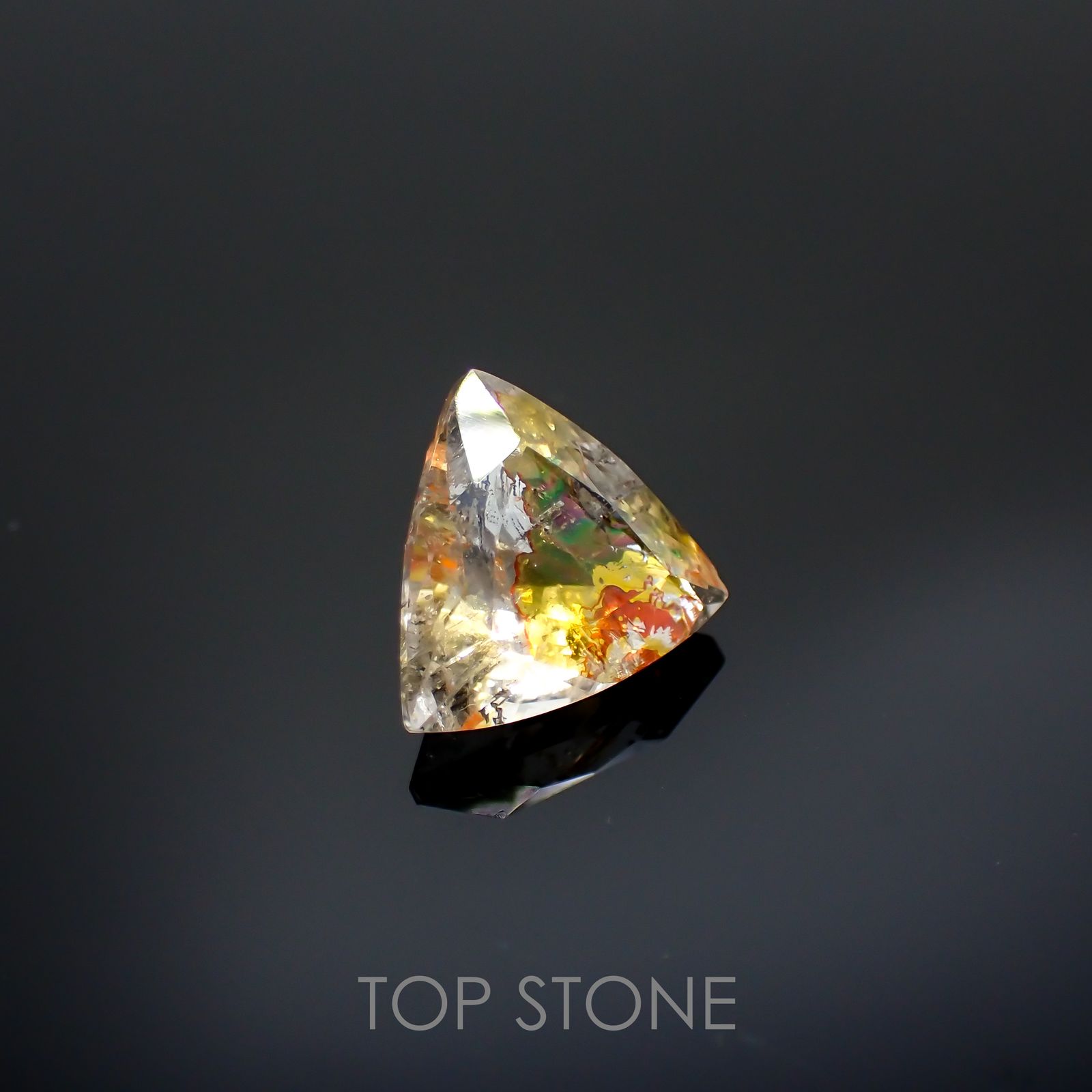オーロラクォーツ ブラジル・ミナスジェライス産 2.95ct[220114359]10.3x10.2mm前後