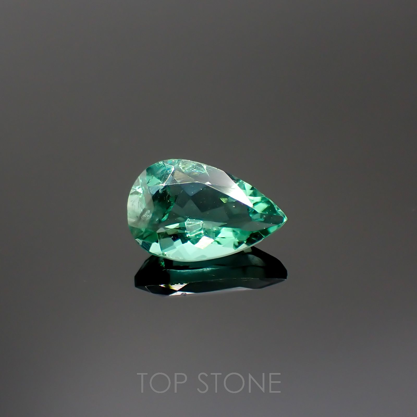 フローライト フルオレッセンス イギリス・ロジャリー鉱山産 2.49ct[220716925]11.2x7.1mm前後
