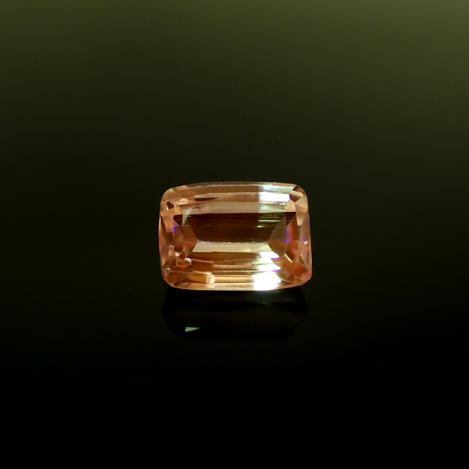 クンツァイト アフガニスタン産 4.73ct[231224715]10.8x7.8mm前後
