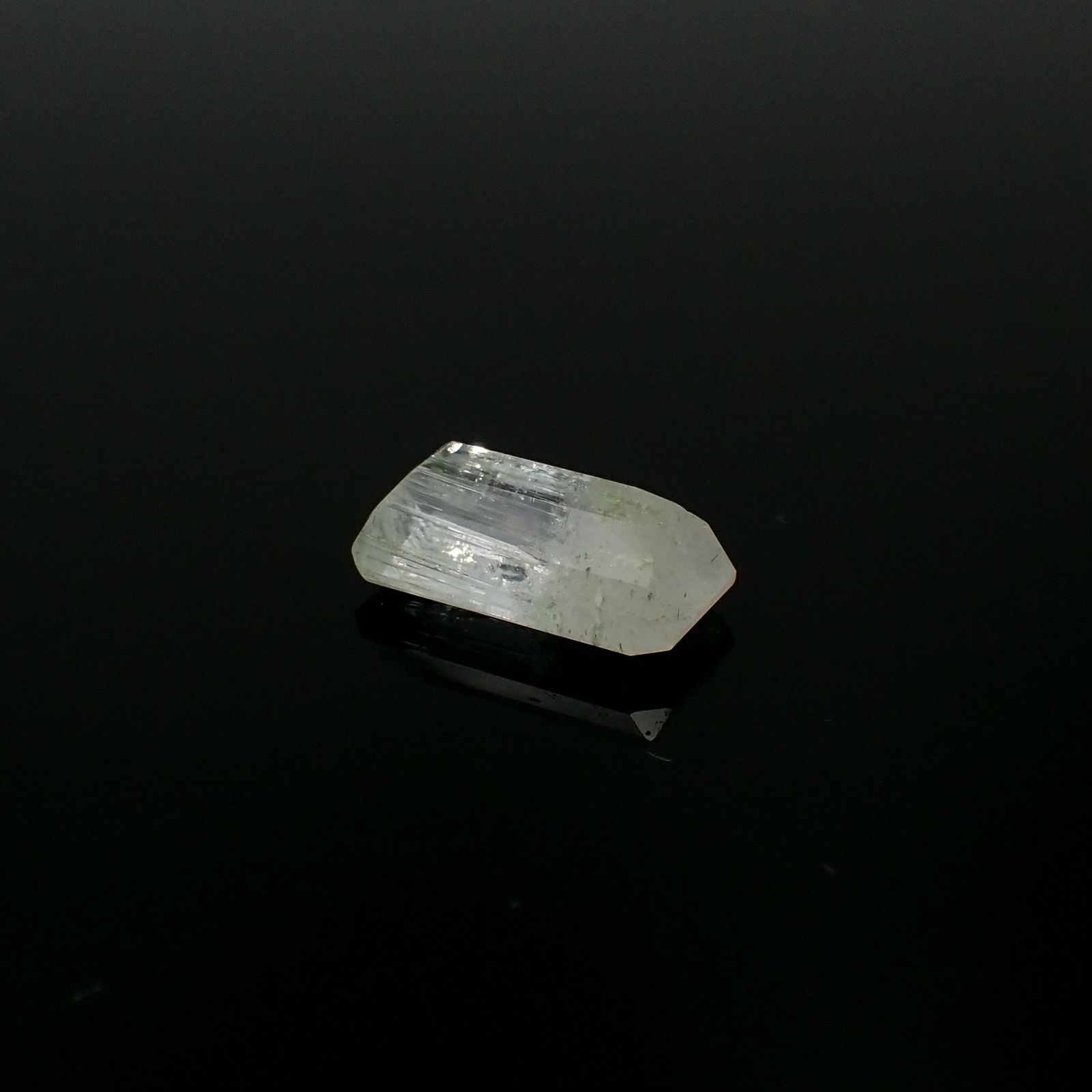 アクアマリンモルガナイト ブラジル産 4.90ct[231023648]14.3x7.7mm前後