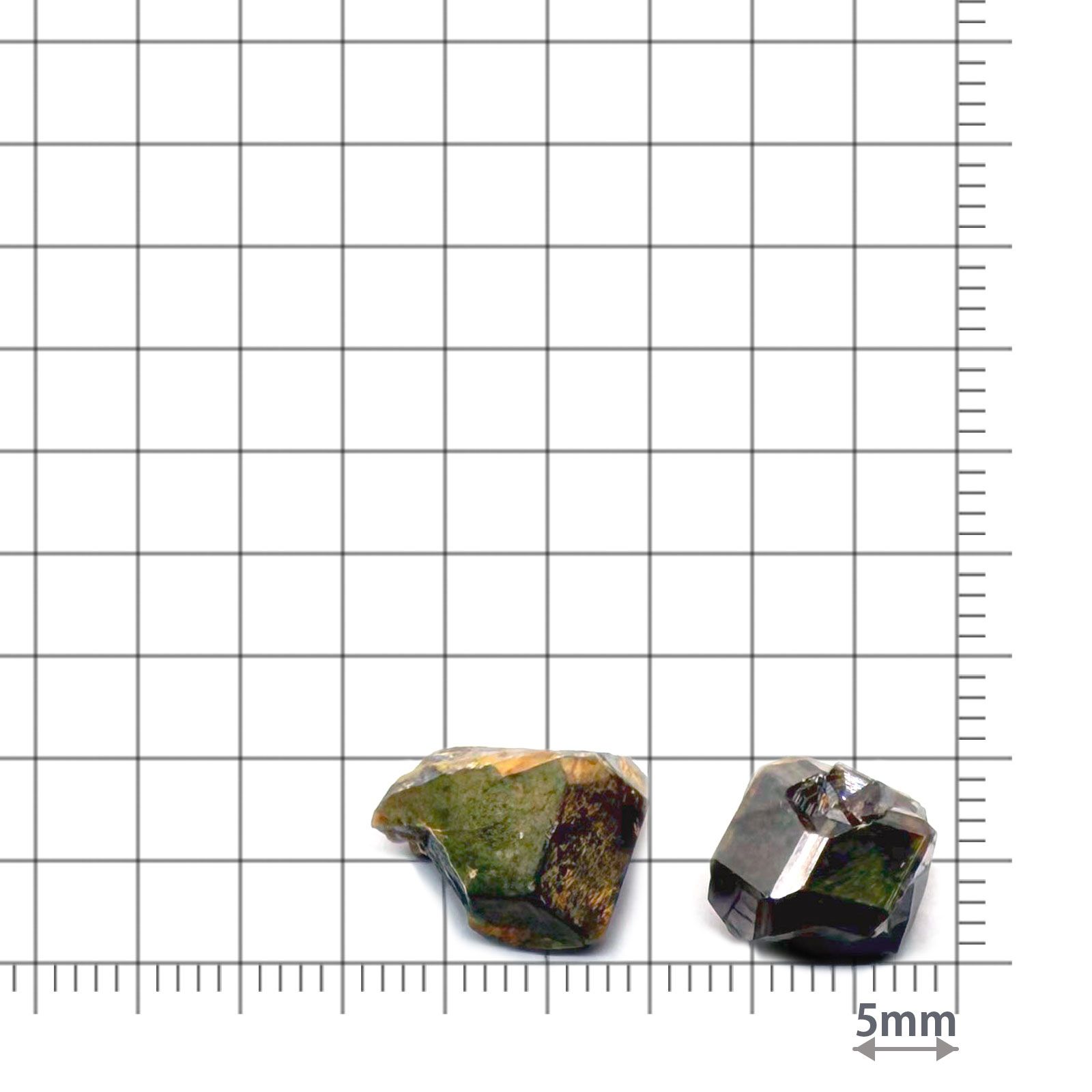 レインボーガーネット原石2個セット 日本・奈良県産 15.39ct(2pcs合計) / 10.0-11.2x9.0-9.3mm前後 [260432080]